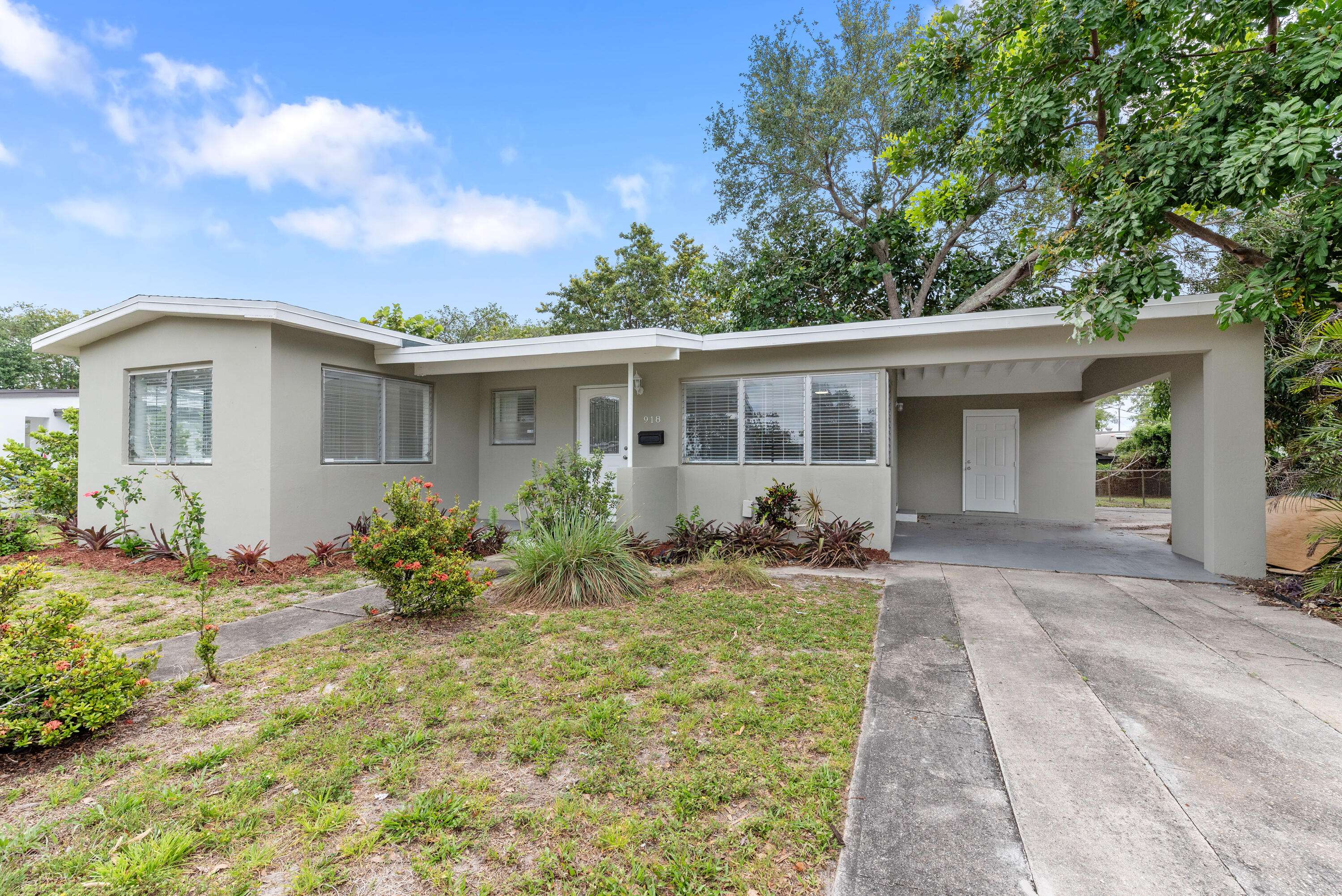 Fort Lauderdale, FL 33311,918 NW 14th CT