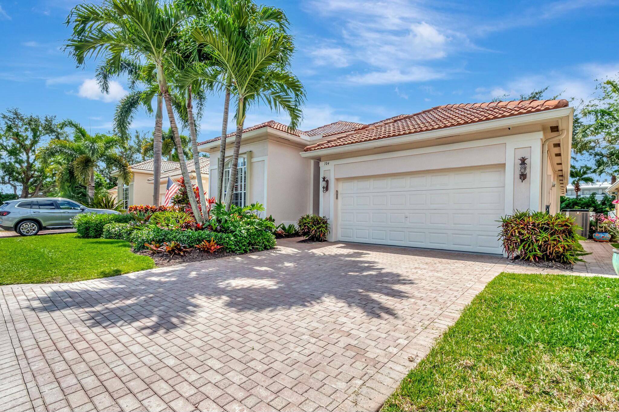 Atlantis, FL 33462,104 Palm CIR