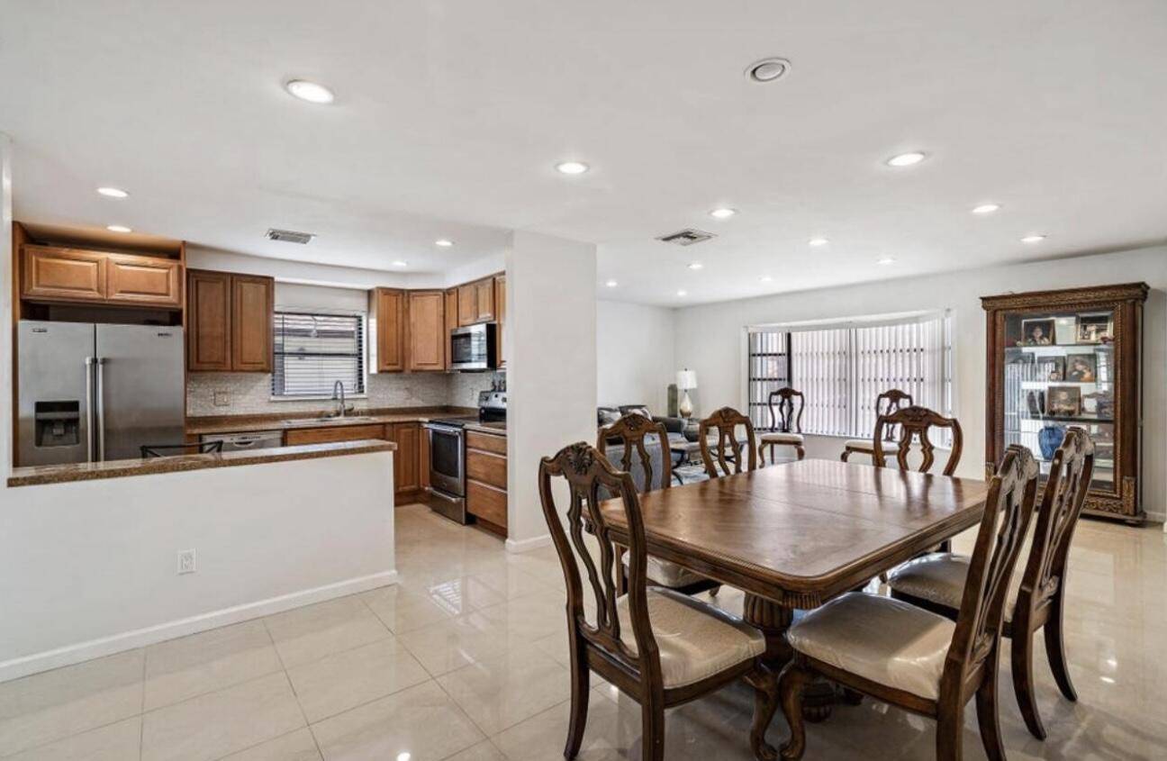 Greenacres, FL 33463,6089 Glentree LN