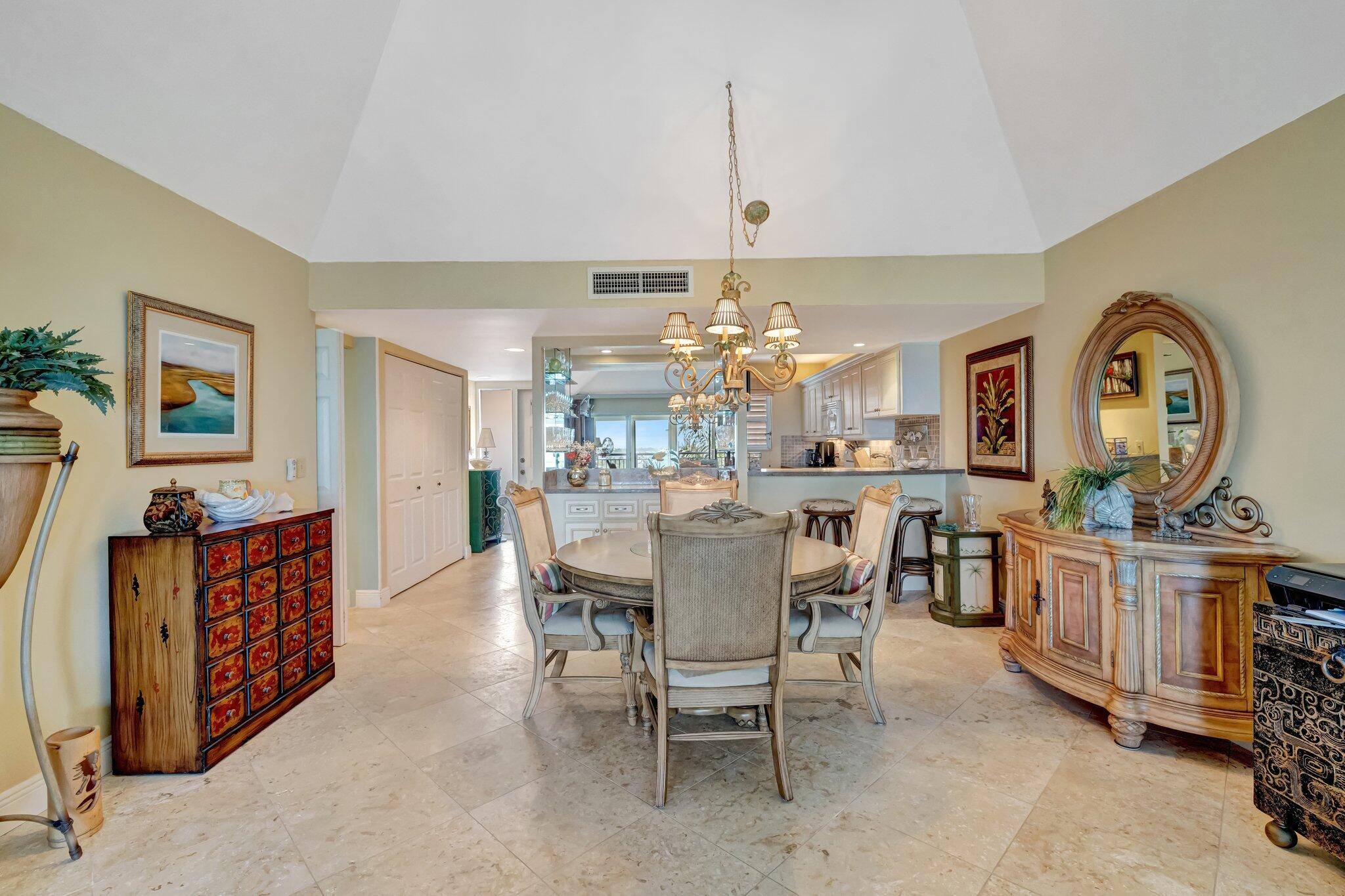 Hutchinson Island, FL 34957,1555 NE Ocean BLVD 402