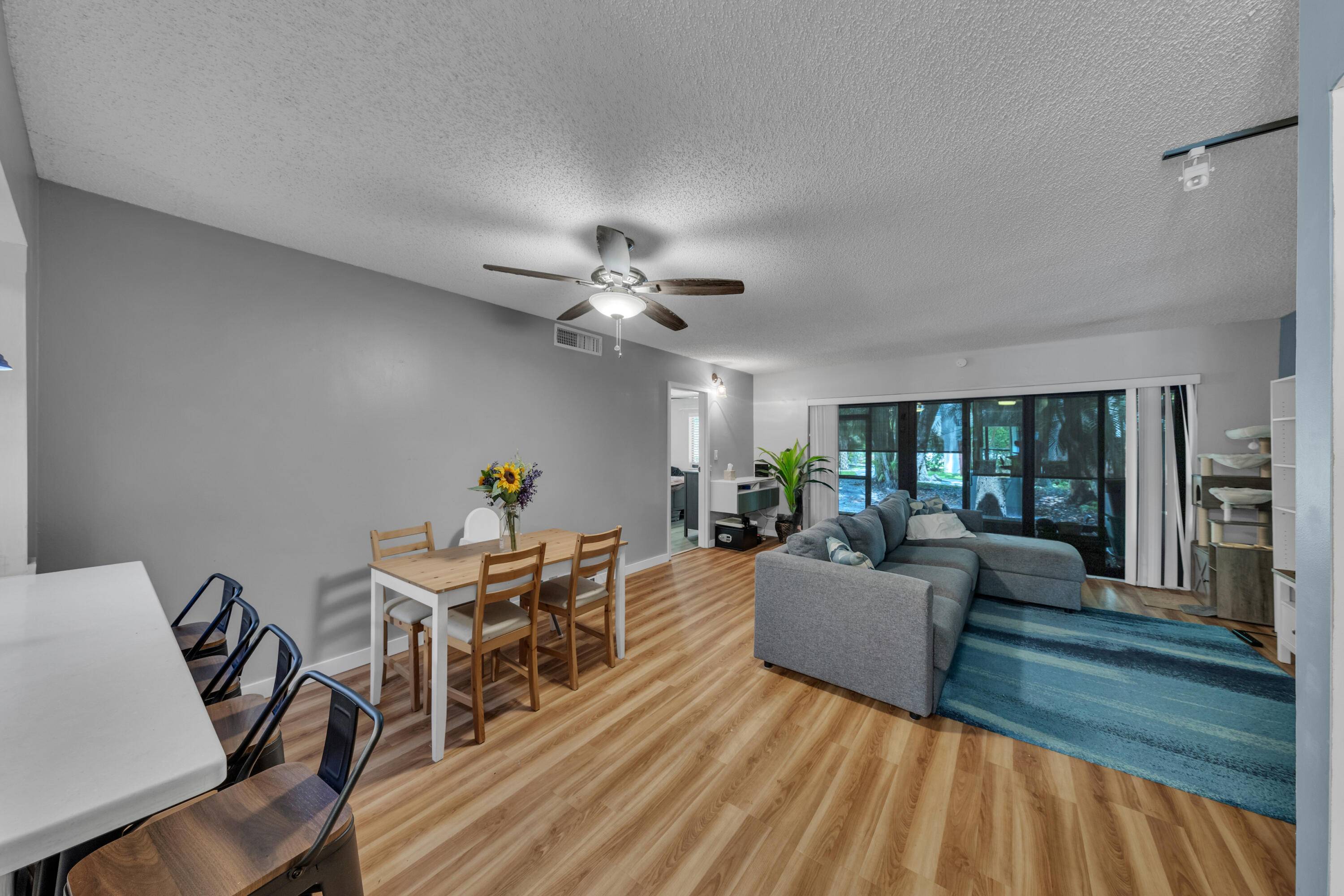 Plantation, FL 33324,301 N Pine Island RD 101