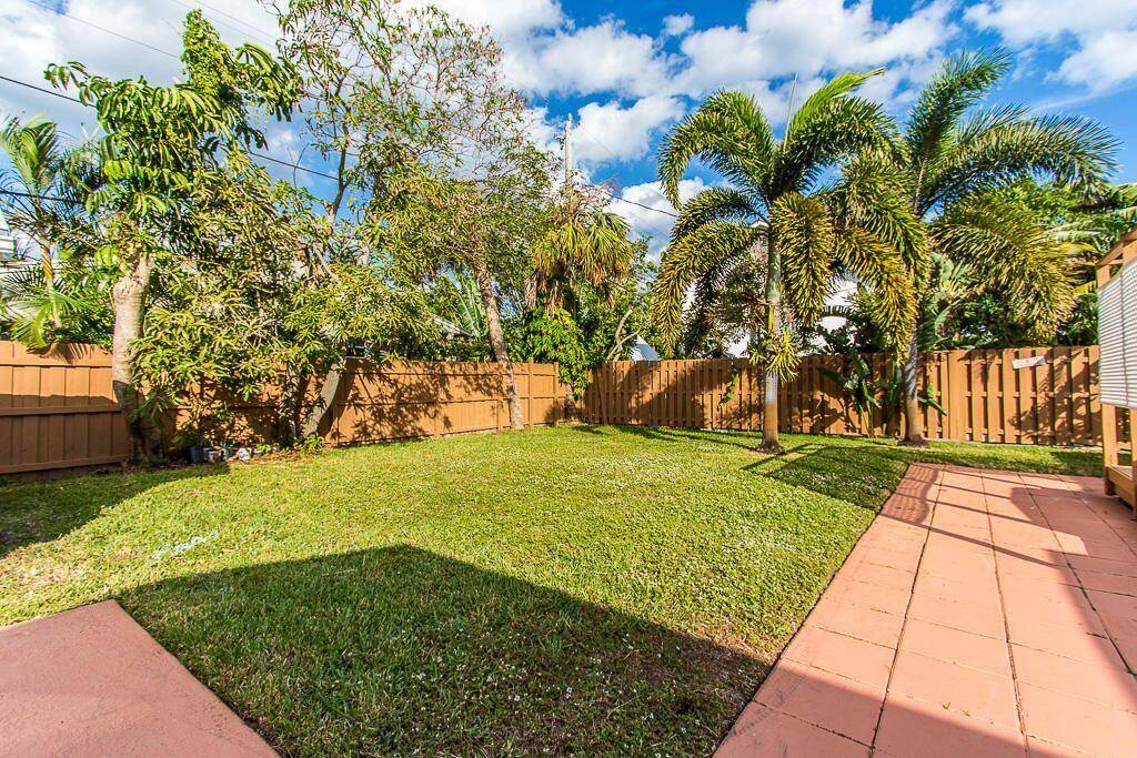 West Palm Beach, FL 33407,235 30th ST