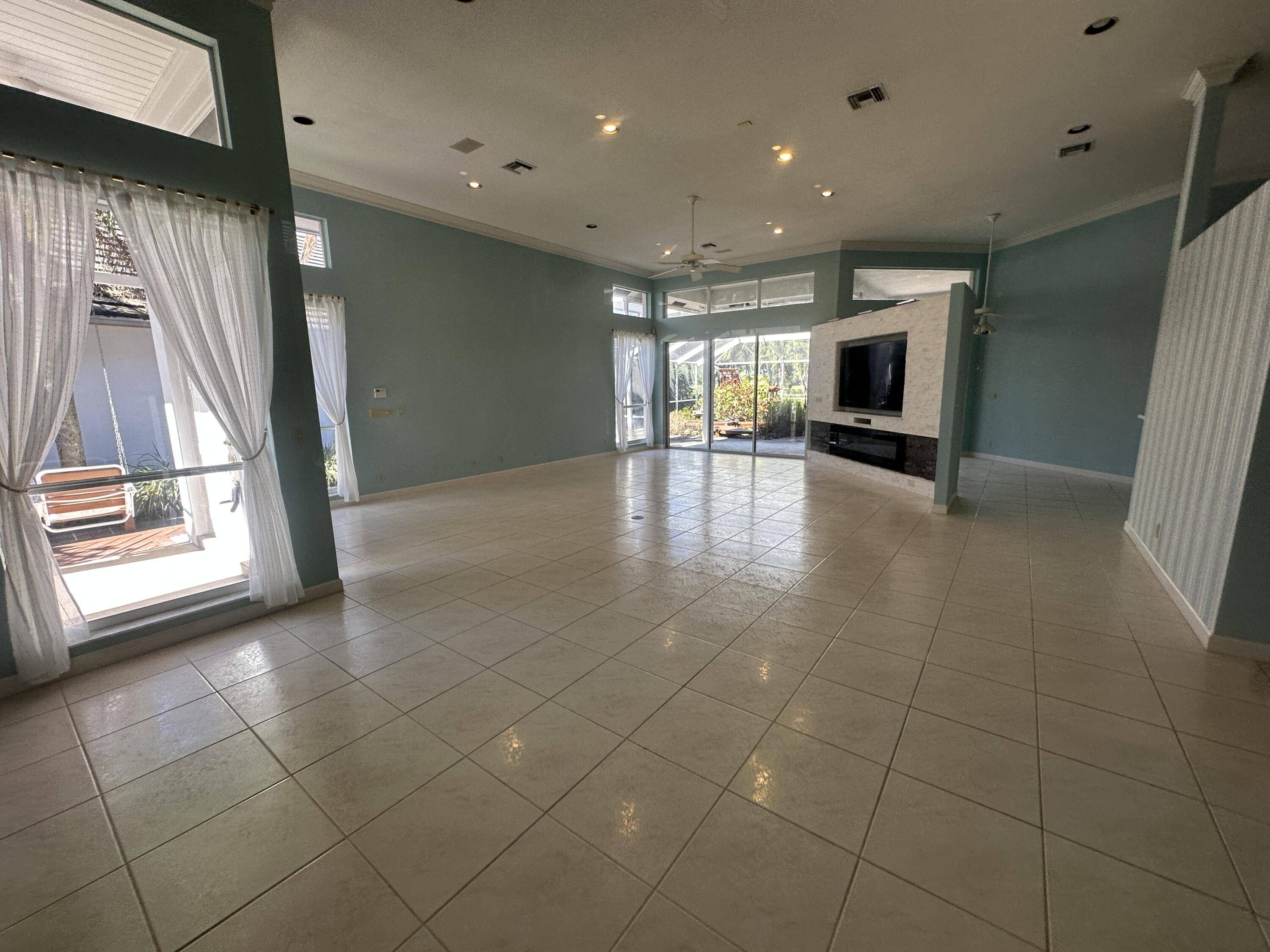 Atlantis, FL 33462,173 Orange Tree DR