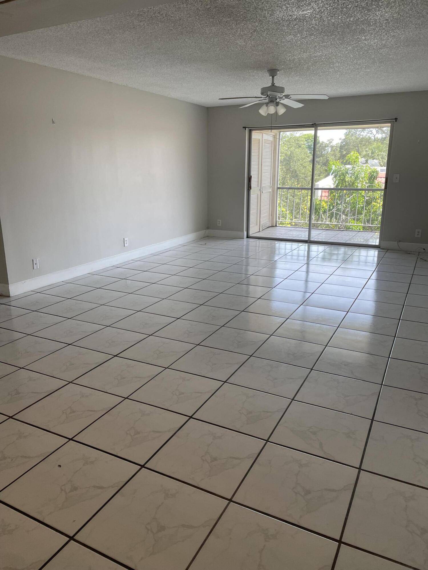 Boca Raton, FL 33486,642 NW 13th ST 31