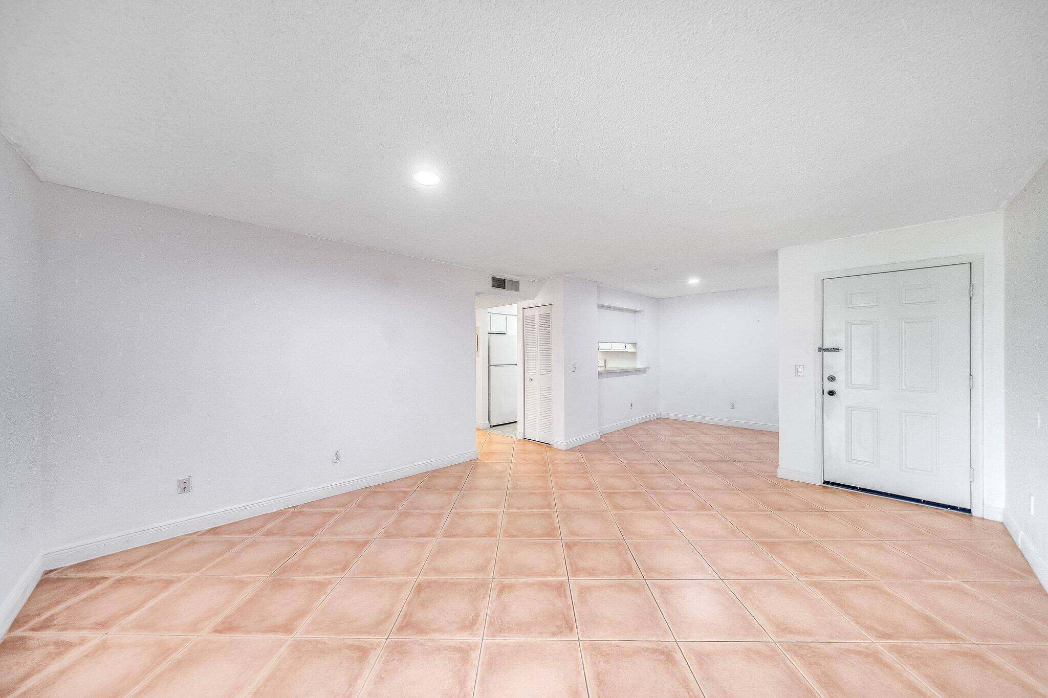 Pompano Beach, FL 33069,1265 SW 46th AVE 2216