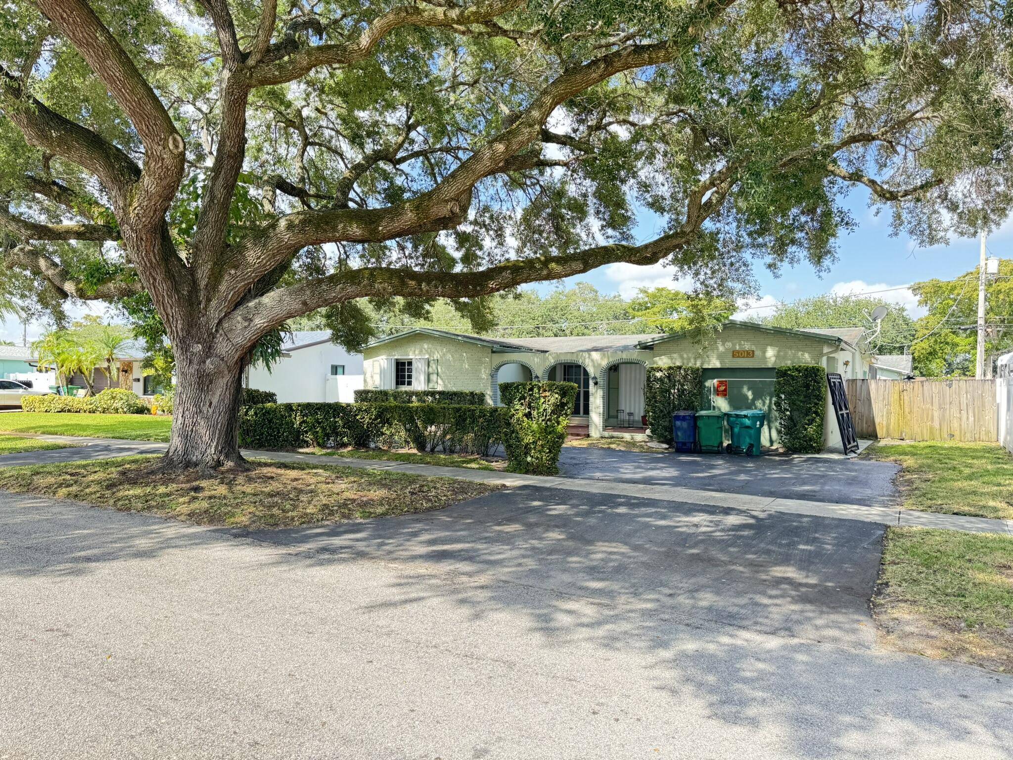 Cooper City, FL 33328,5013 SW 88th TER