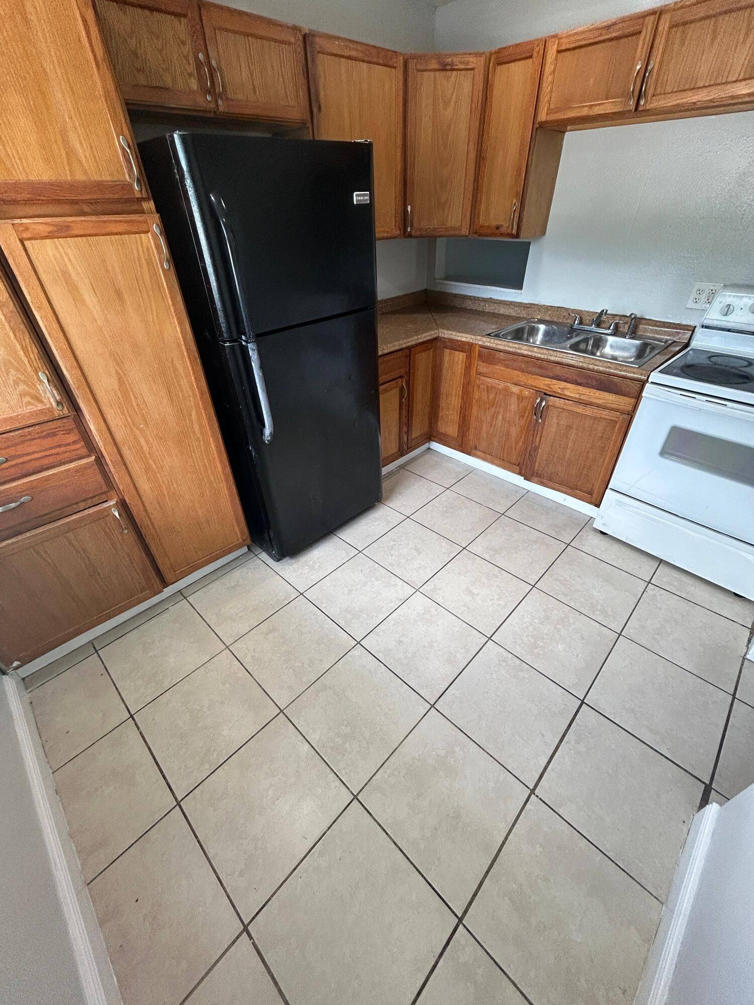Fort Pierce, FL 34950,3208 Louisiana AVE 4