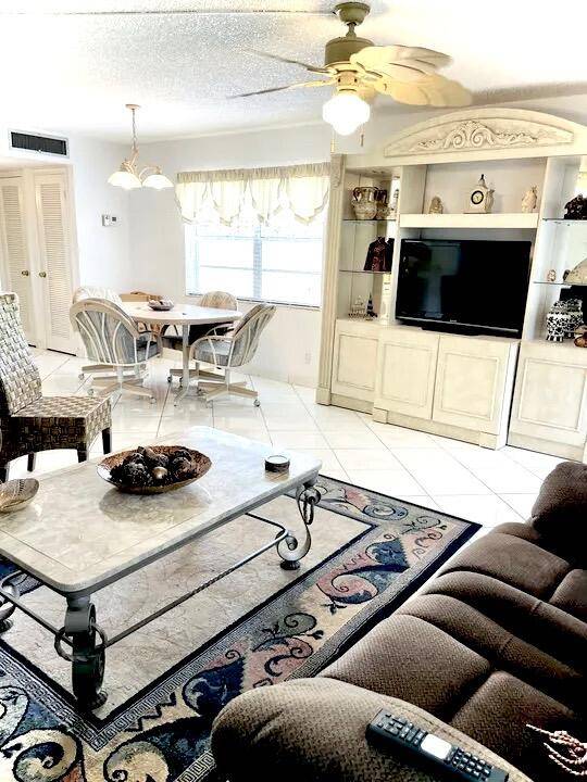 Delray Beach, FL 33484,625 N Burgundy