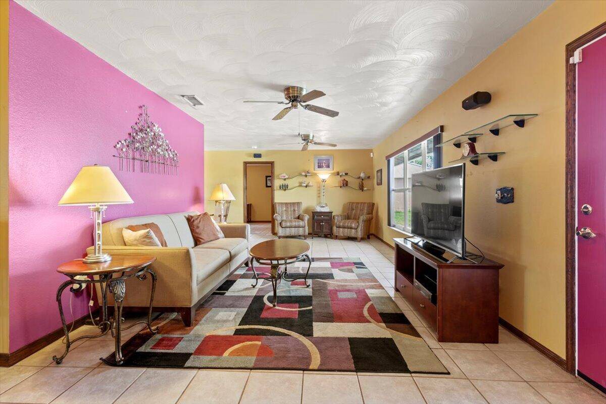 Port Saint Lucie, FL 34983,286 NE Granduer AVE
