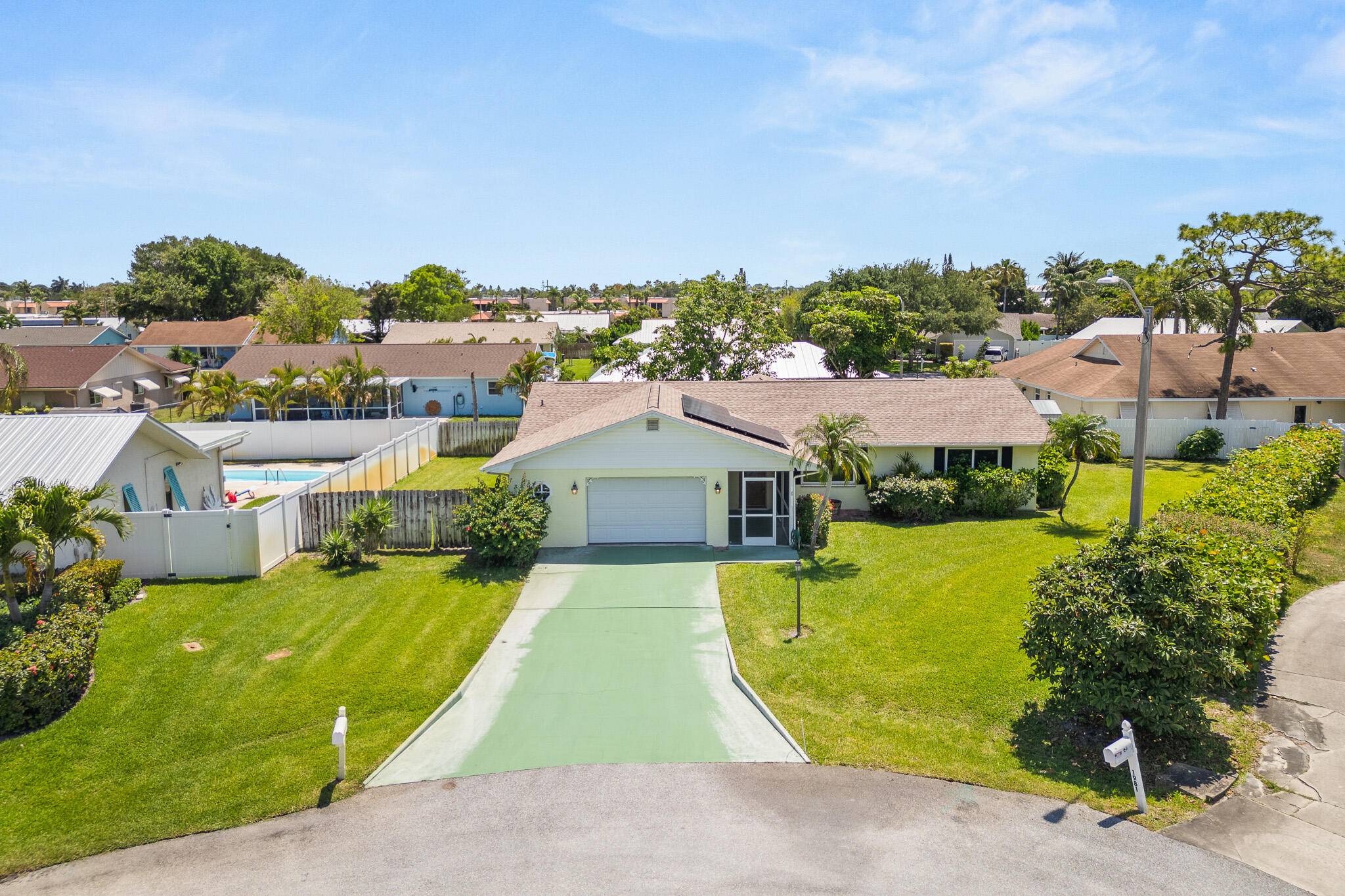 Jensen Beach, FL 34957,2001 NE Hoya Calle