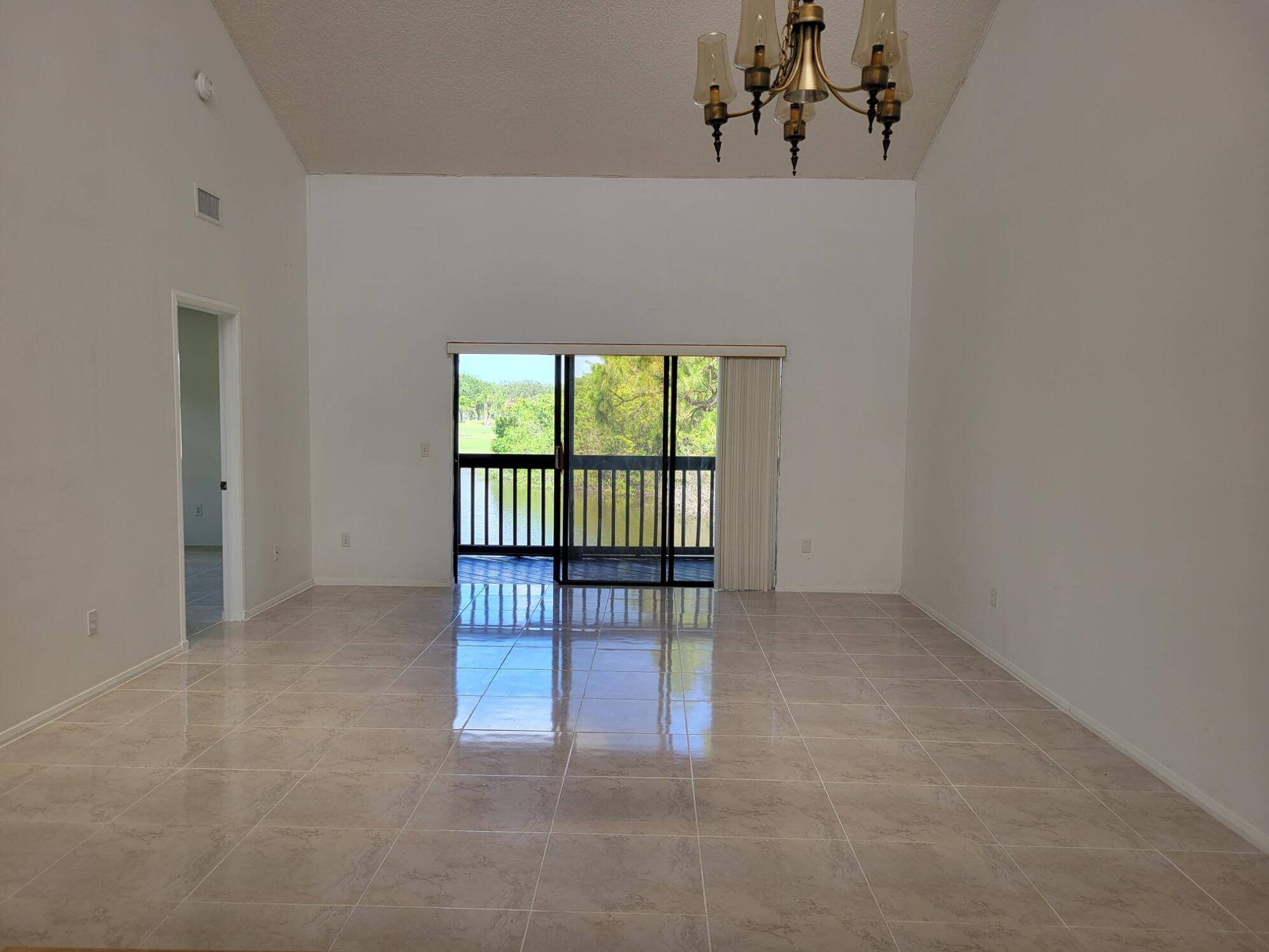 Royal Palm Beach, FL 33411,502 E Lakeview DR