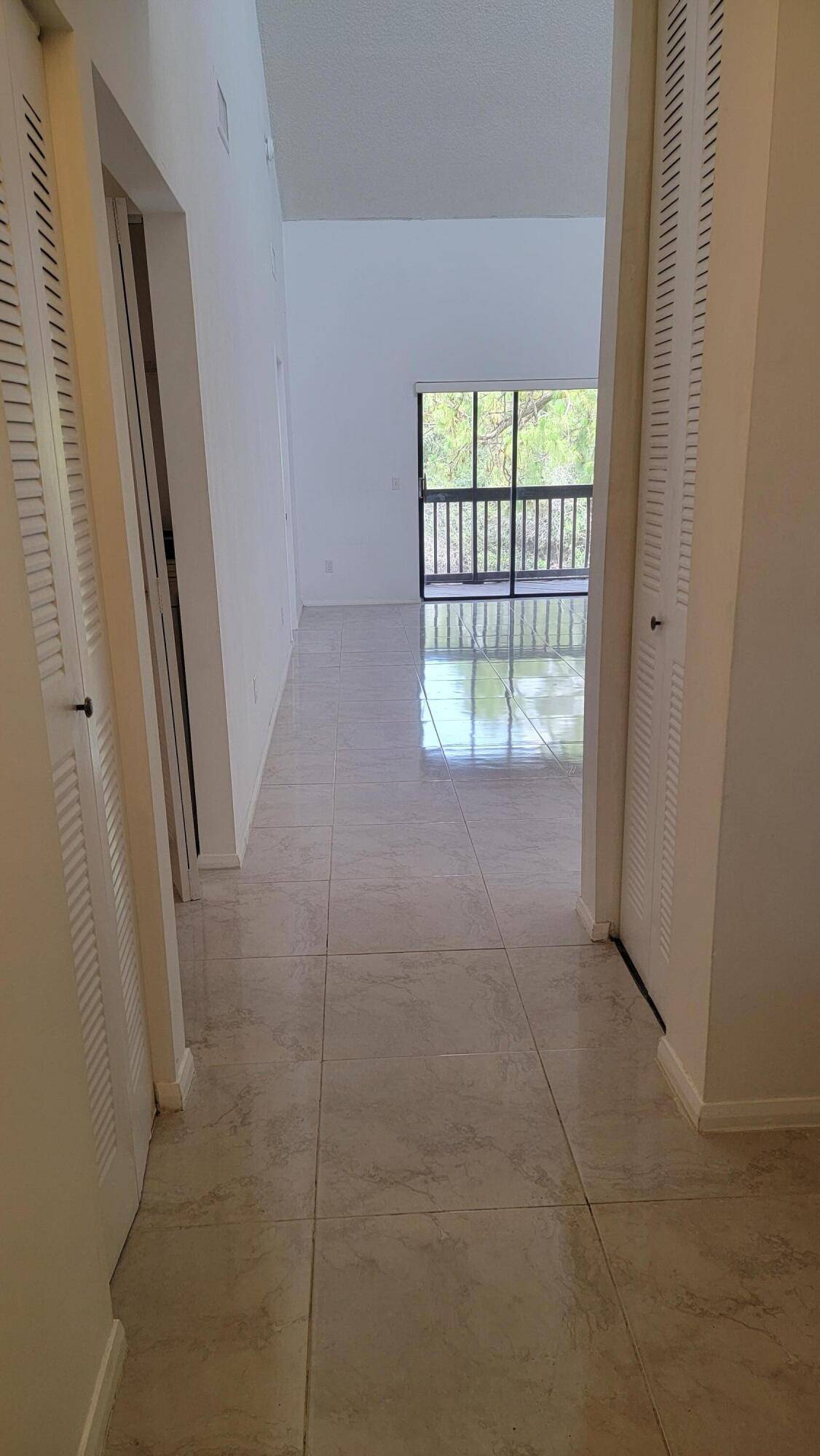 Royal Palm Beach, FL 33411,502 E Lakeview DR