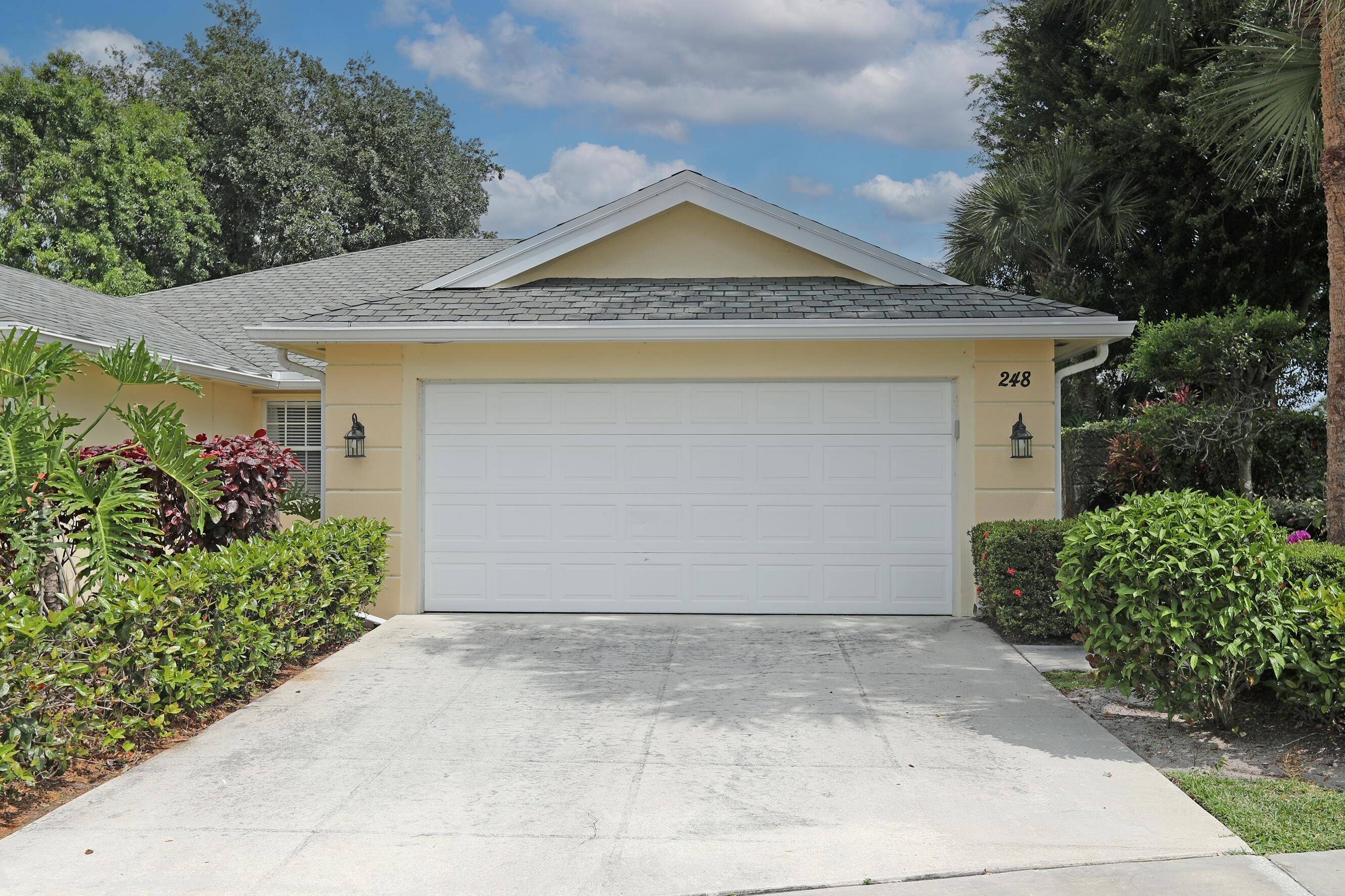 Jupiter, FL 33458,252 Brier CIR