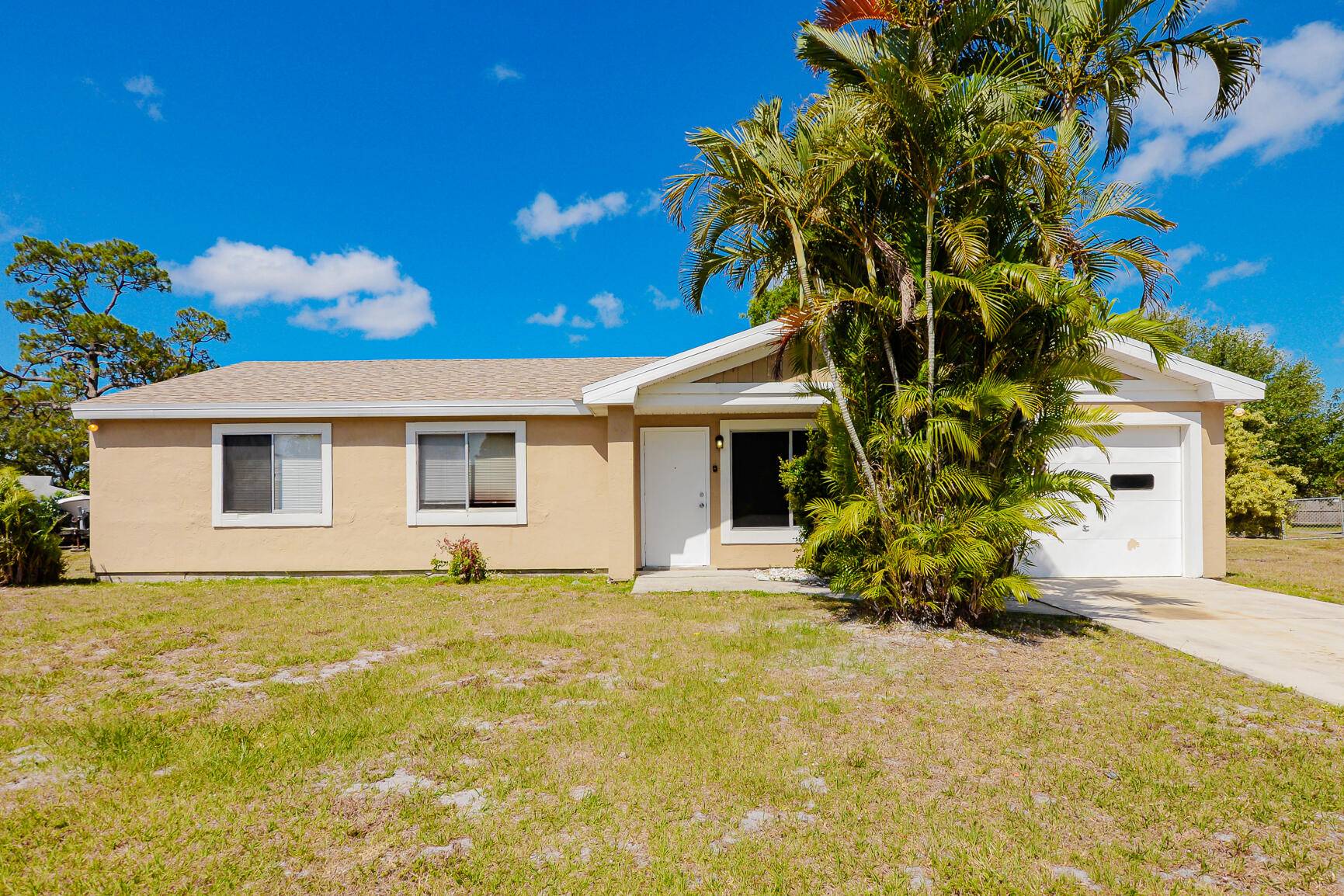 Port Saint Lucie, FL 34952,1938 SE Redwing CIR