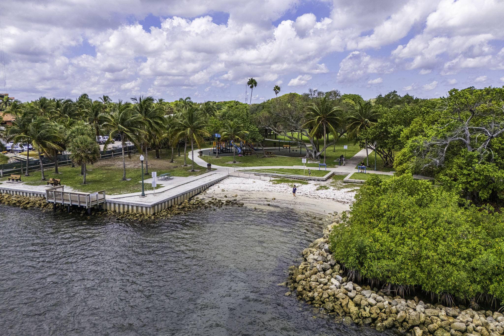 West Palm Beach, FL 33407,422 49th ST
