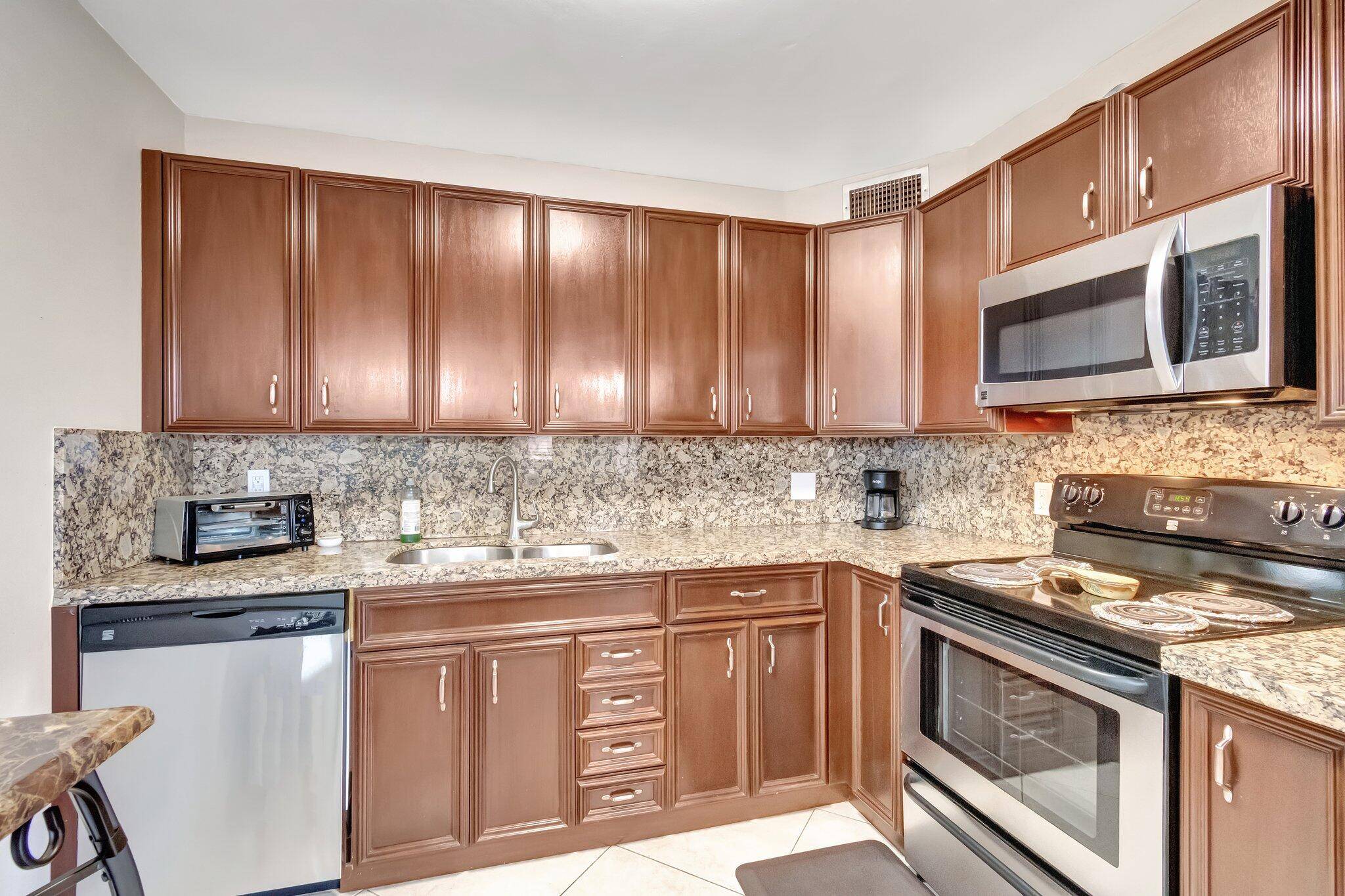Boca Raton, FL 33434,4049 Wolverton C