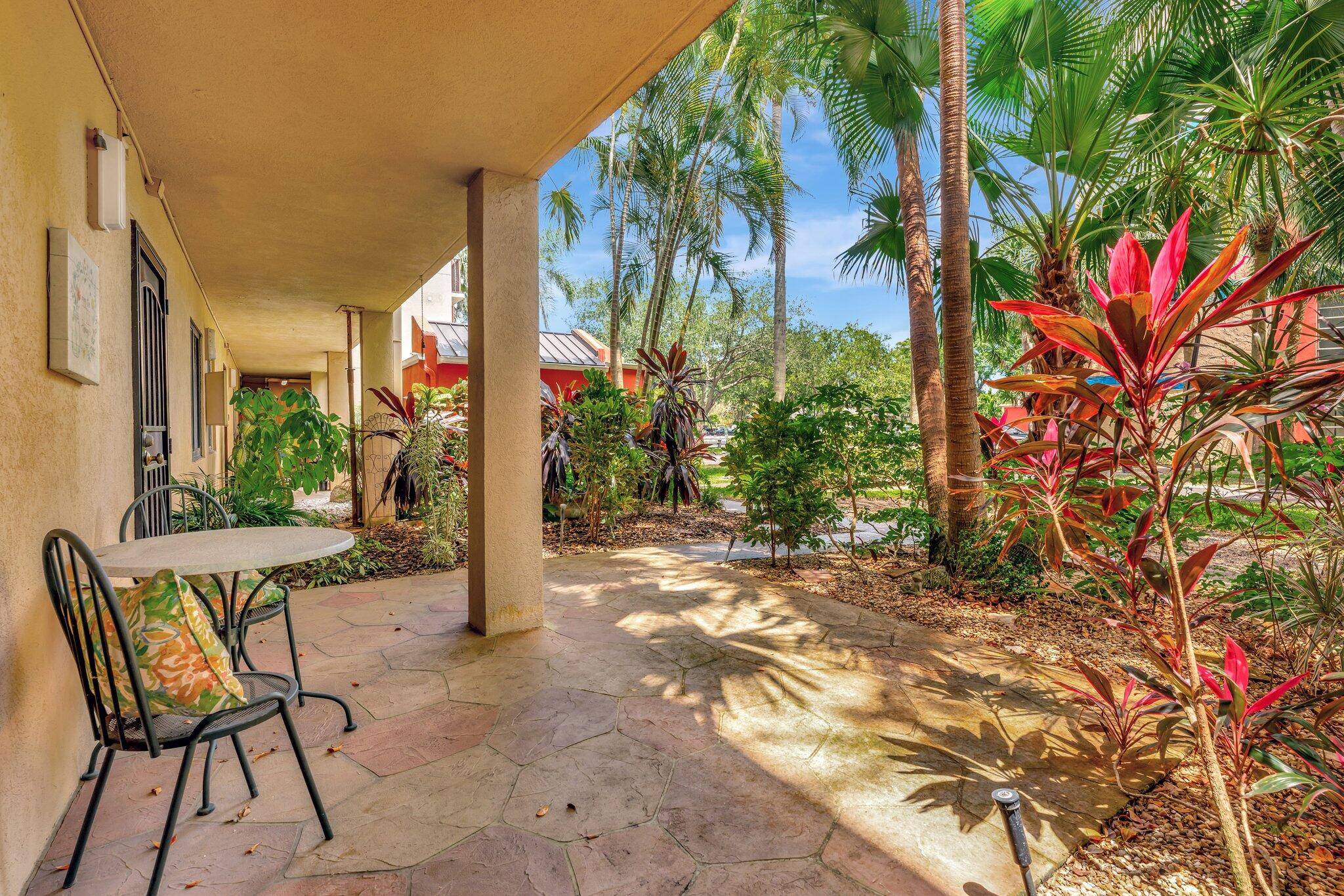 Pompano Beach, FL 33069,2208 S Cypress Bend DR 103