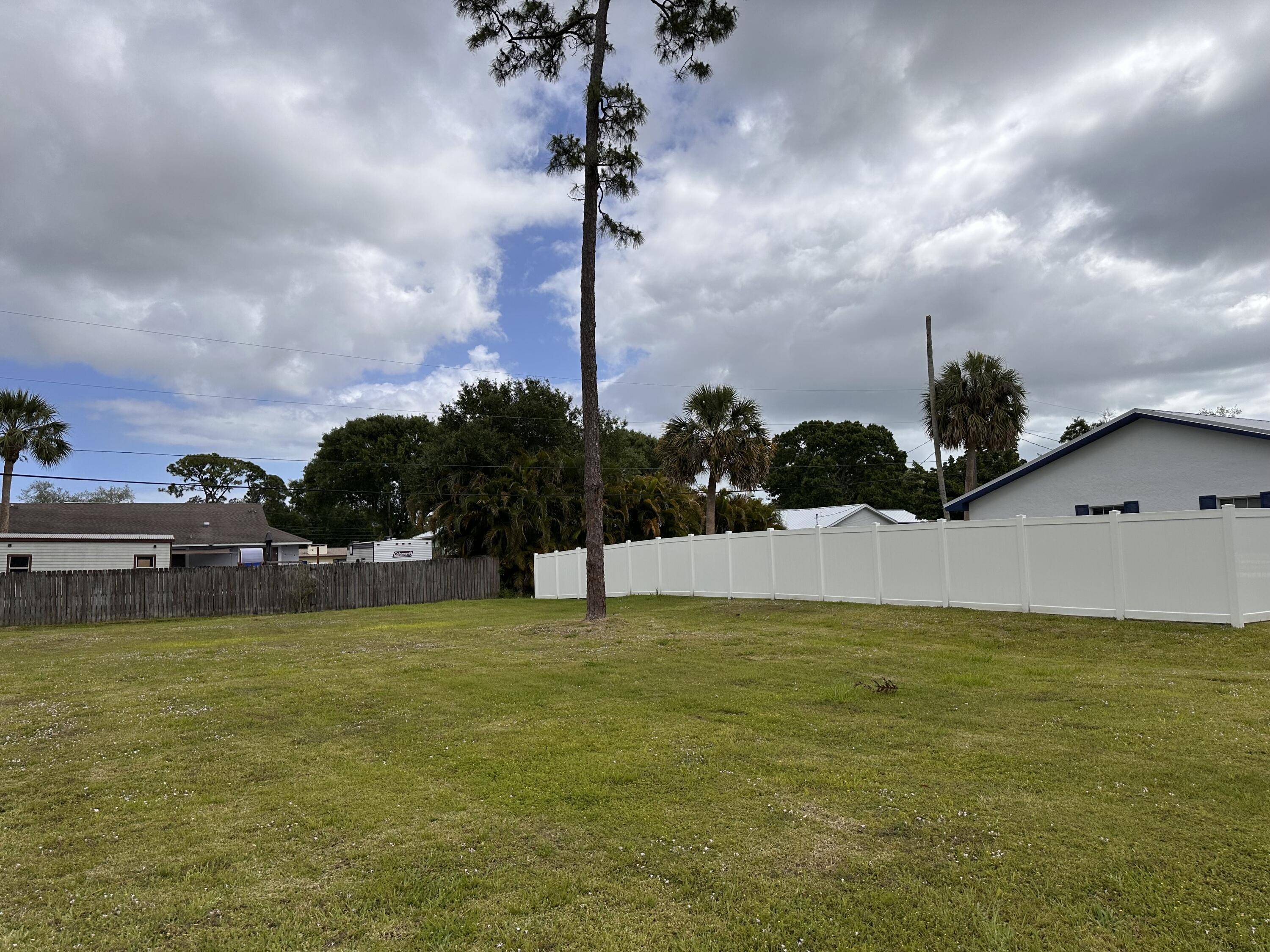 Fort Pierce, FL 34951,7902 Westmont DR