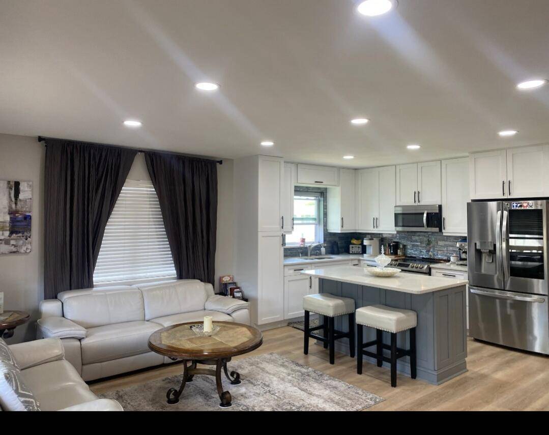 West Palm Beach, FL 33417,247 Bedford J