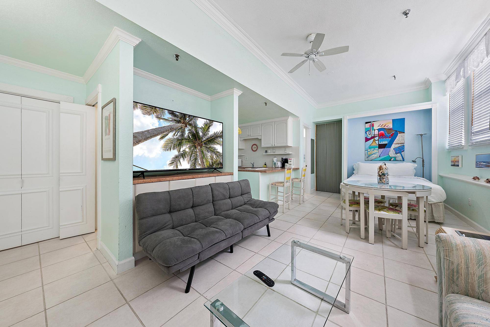 Palm Beach, FL 33480,235 Sunrise AVE 1051