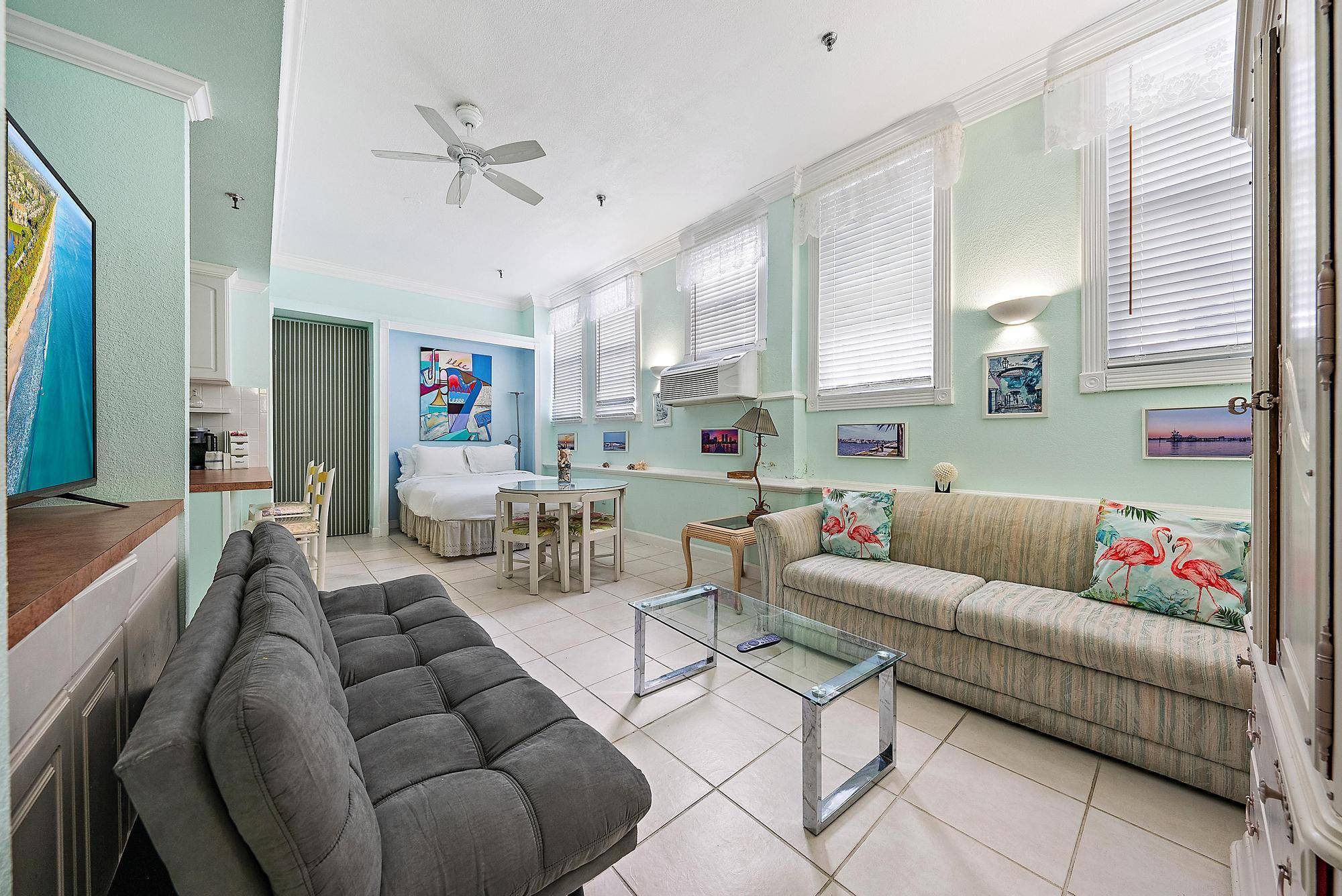 Palm Beach, FL 33480,235 Sunrise AVE 1051