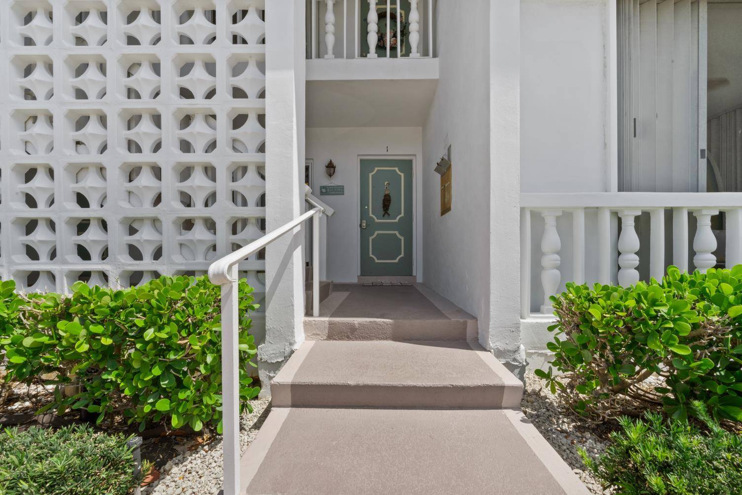 Palm Beach, FL 33480,4201 S Ocean BLVD I1