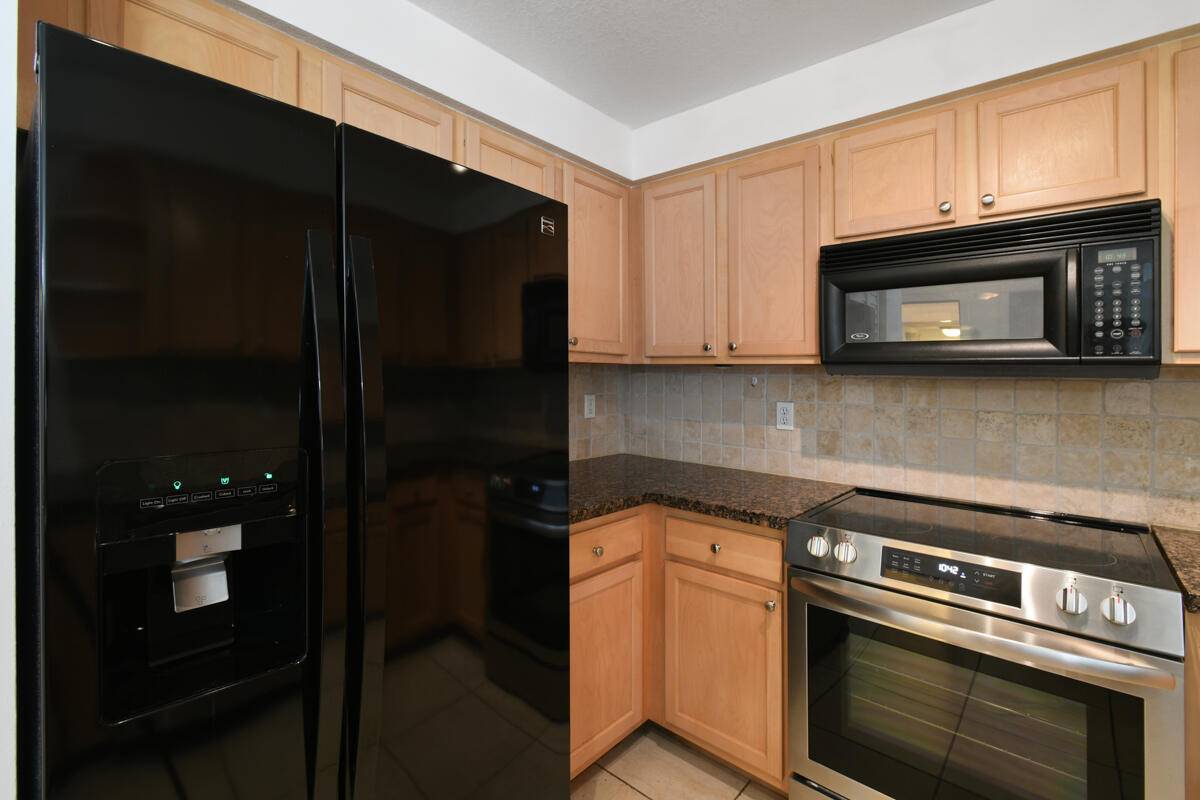 Jupiter, FL 33458,175 Galicia WAY 208