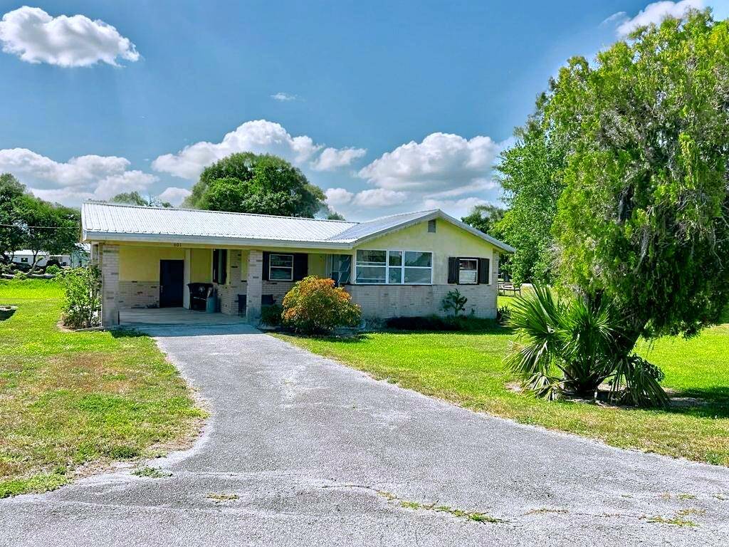 Moore Haven, FL 33471,601 Riverside DR