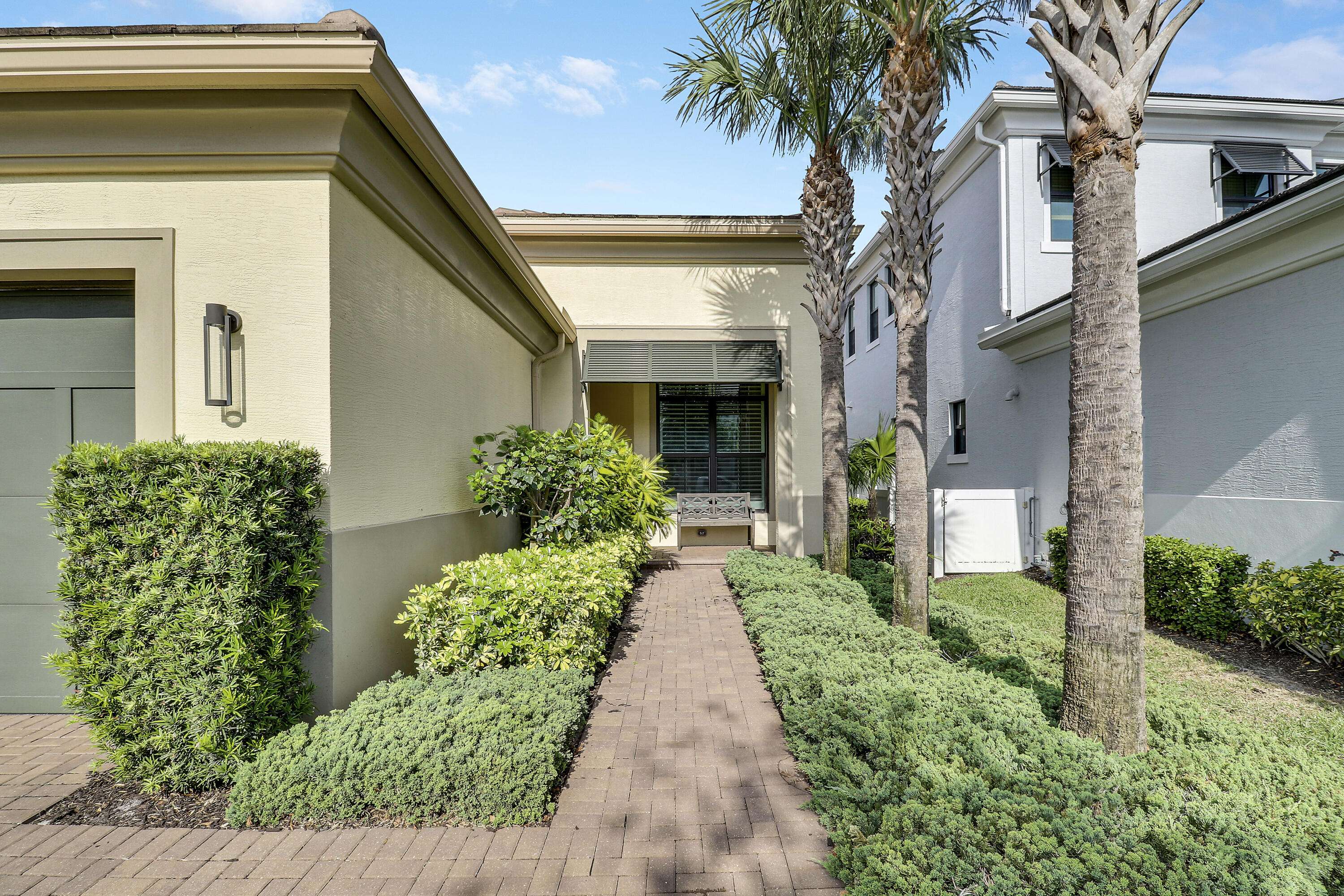 Palm Beach Gardens, FL 33418,13153 Faberge PL