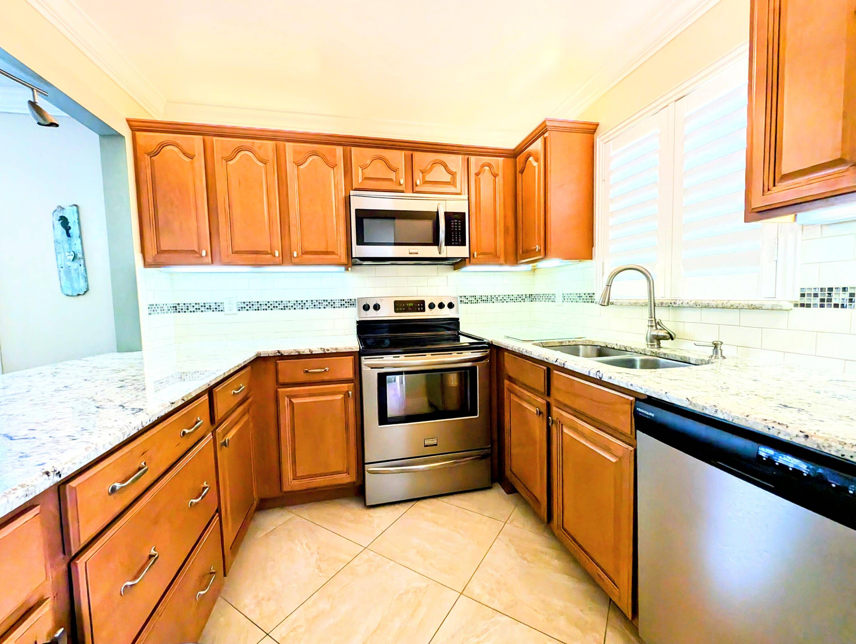 Stuart, FL 34996,2600 SE SE Ocean BLVD Z6
