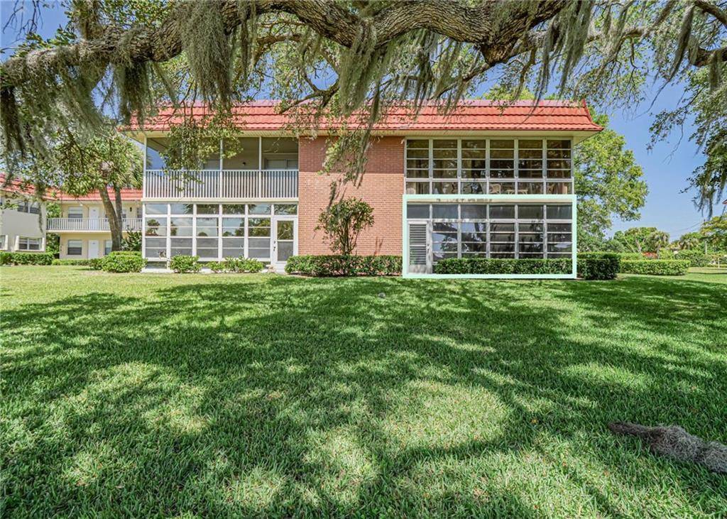 Vero Beach, FL 32962,92 Spring Lake DR 107