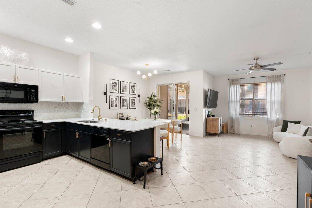 Royal Palm Beach, FL 33411,453 Rainbow Springs TER