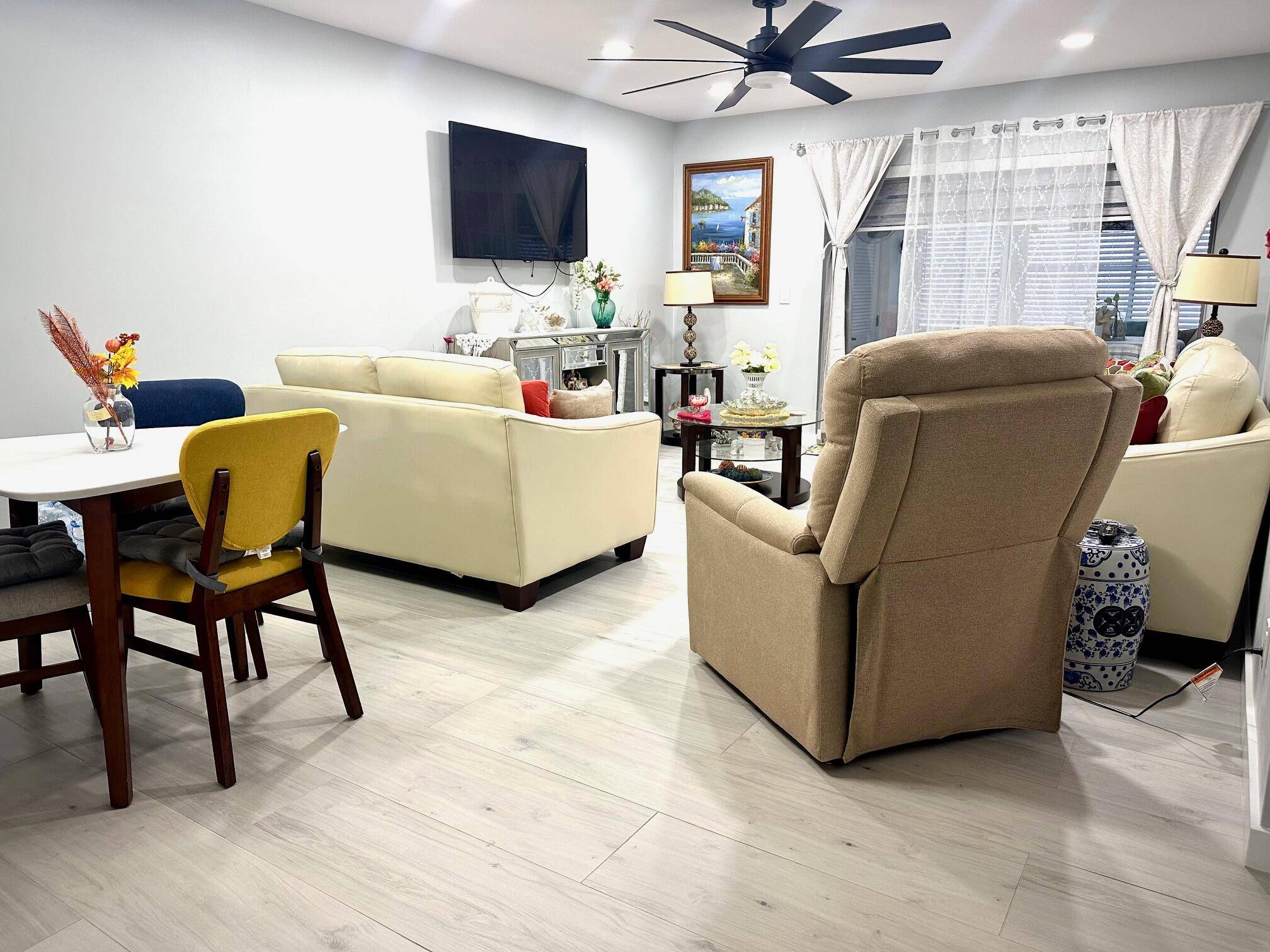 West Palm Beach, FL 33415,2551 W Emory DR G