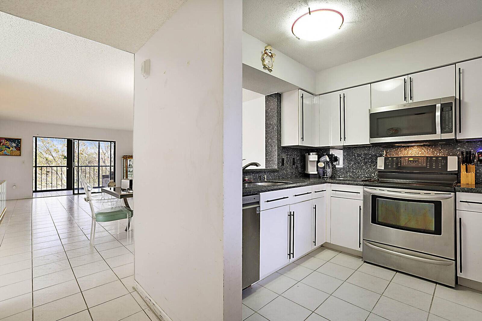 Delray Beach, FL 33484,6037 Pointe Regal CIR 401