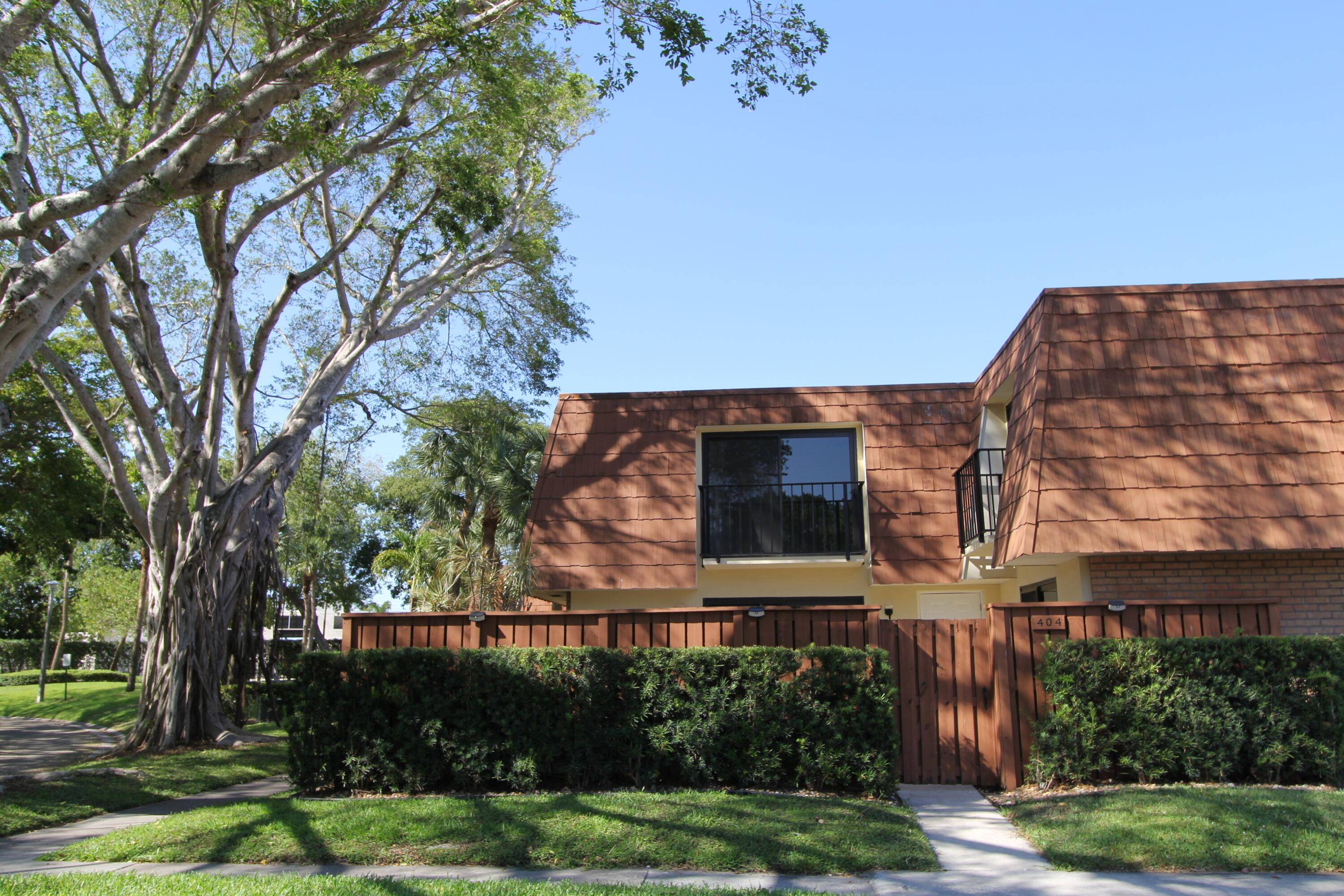 Boynton Beach, FL 33436,404 Live Oak LN