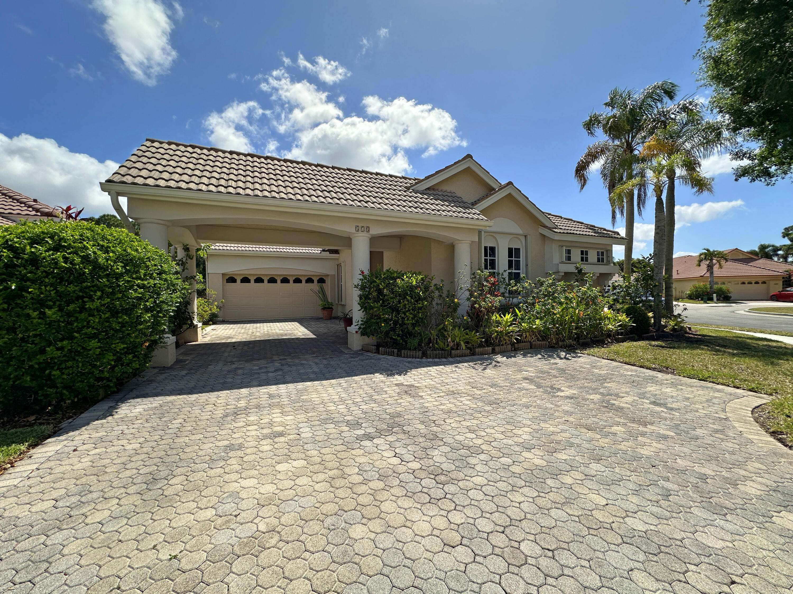 Port Saint Lucie, FL 34986,573 SW Saint Kitts CV