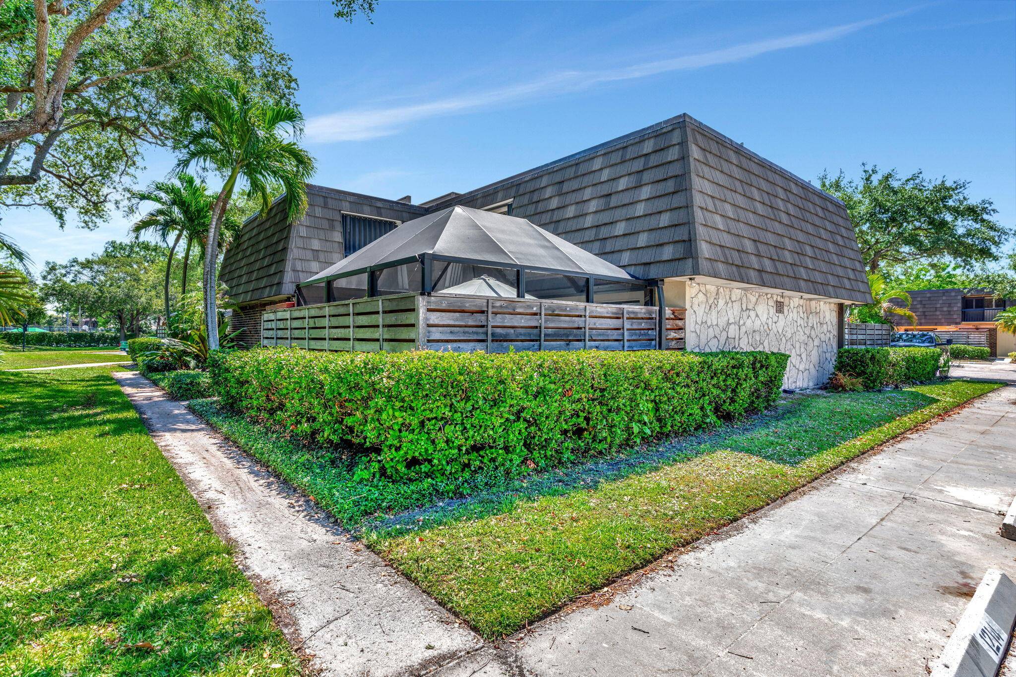 Palm Beach Gardens, FL 33418,1213 12th TER
