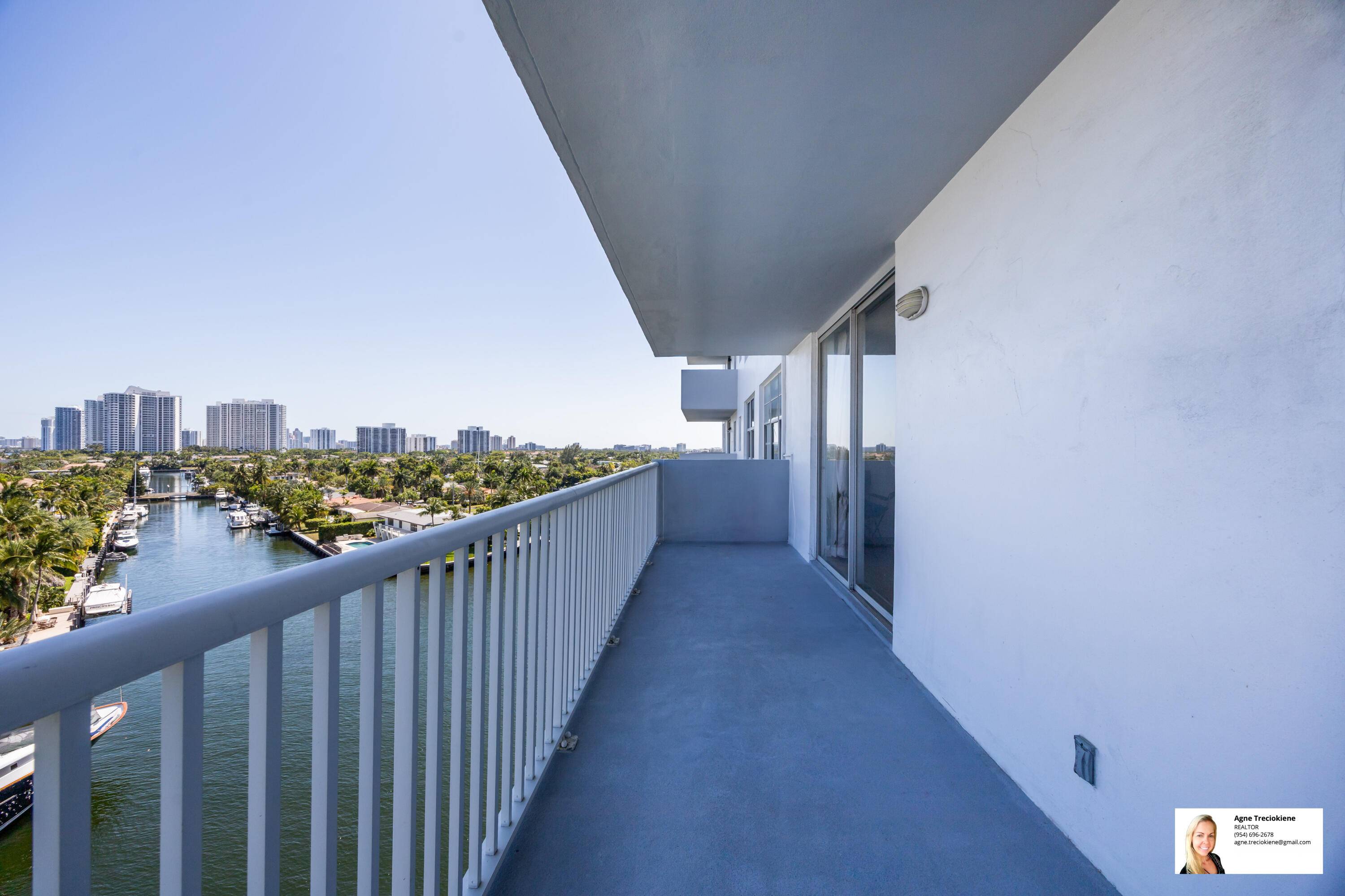 Hallandale Beach, FL 33009,137 Golden Isles DR 806