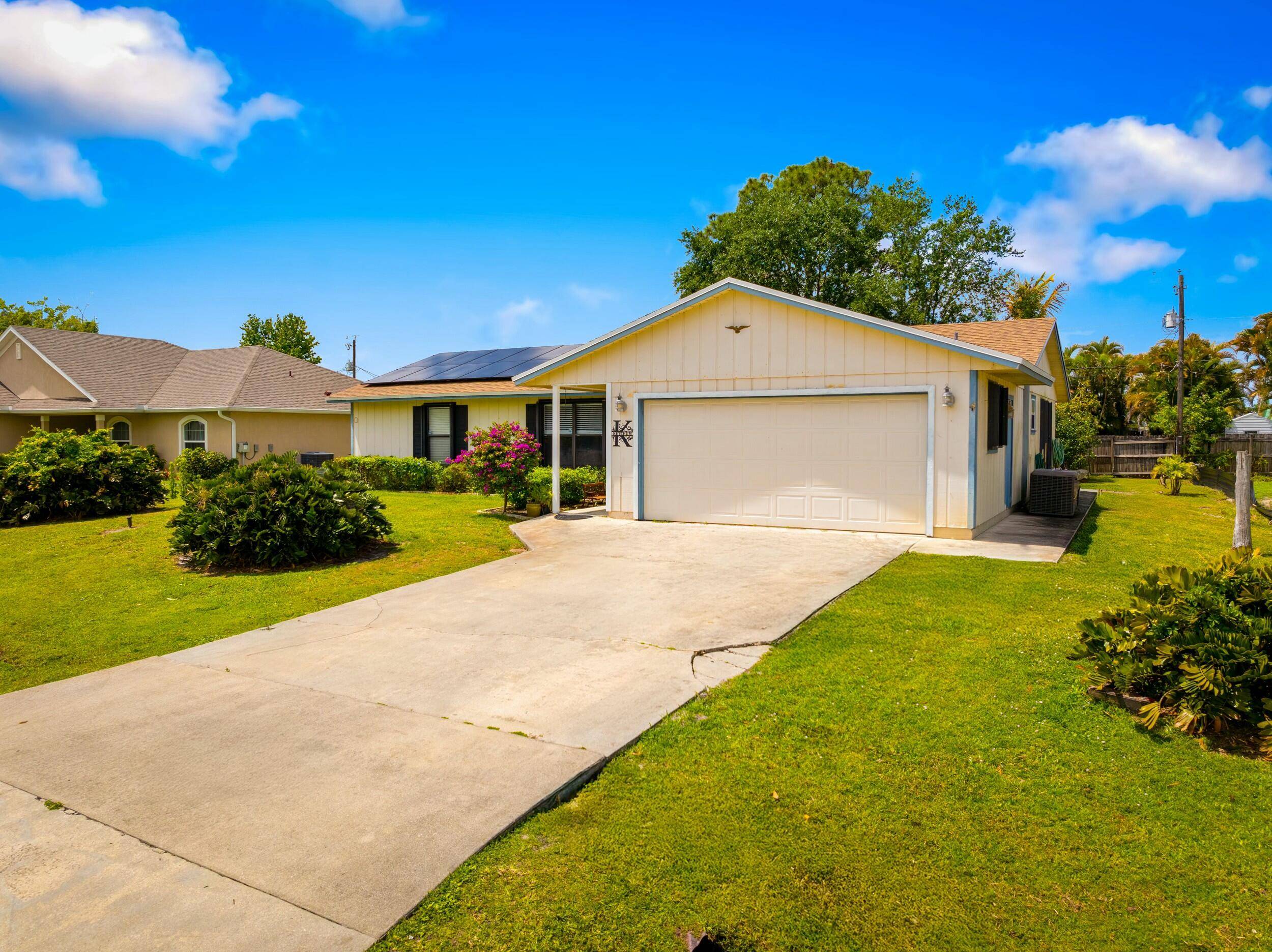 Port Saint Lucie, FL 34983,720 SW Broadview ST