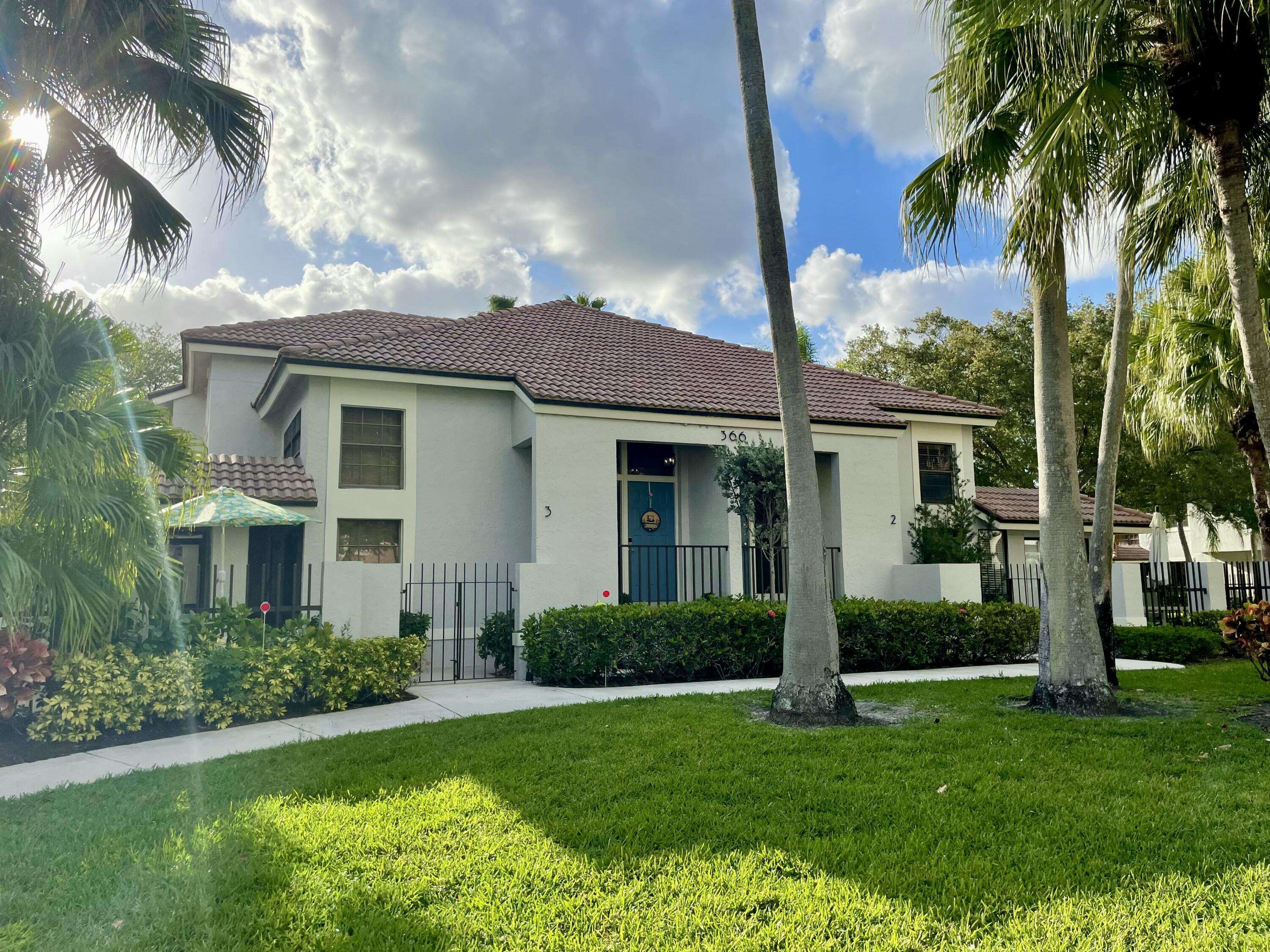 Palm Beach Gardens, FL 33418,366 Prestwick CIR 2
