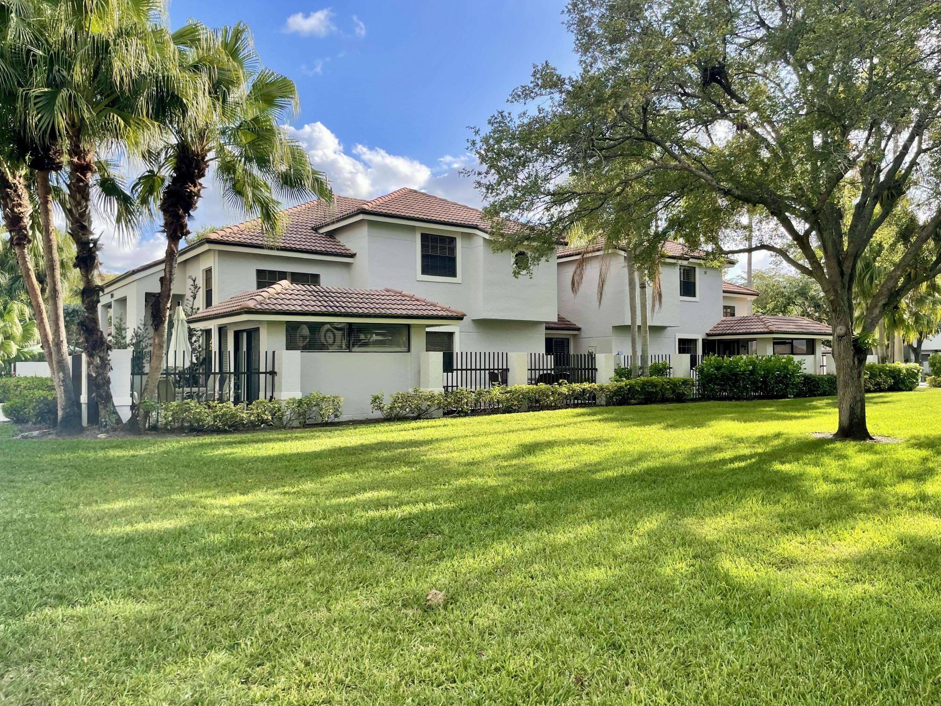 Palm Beach Gardens, FL 33418,366 Prestwick CIR 2
