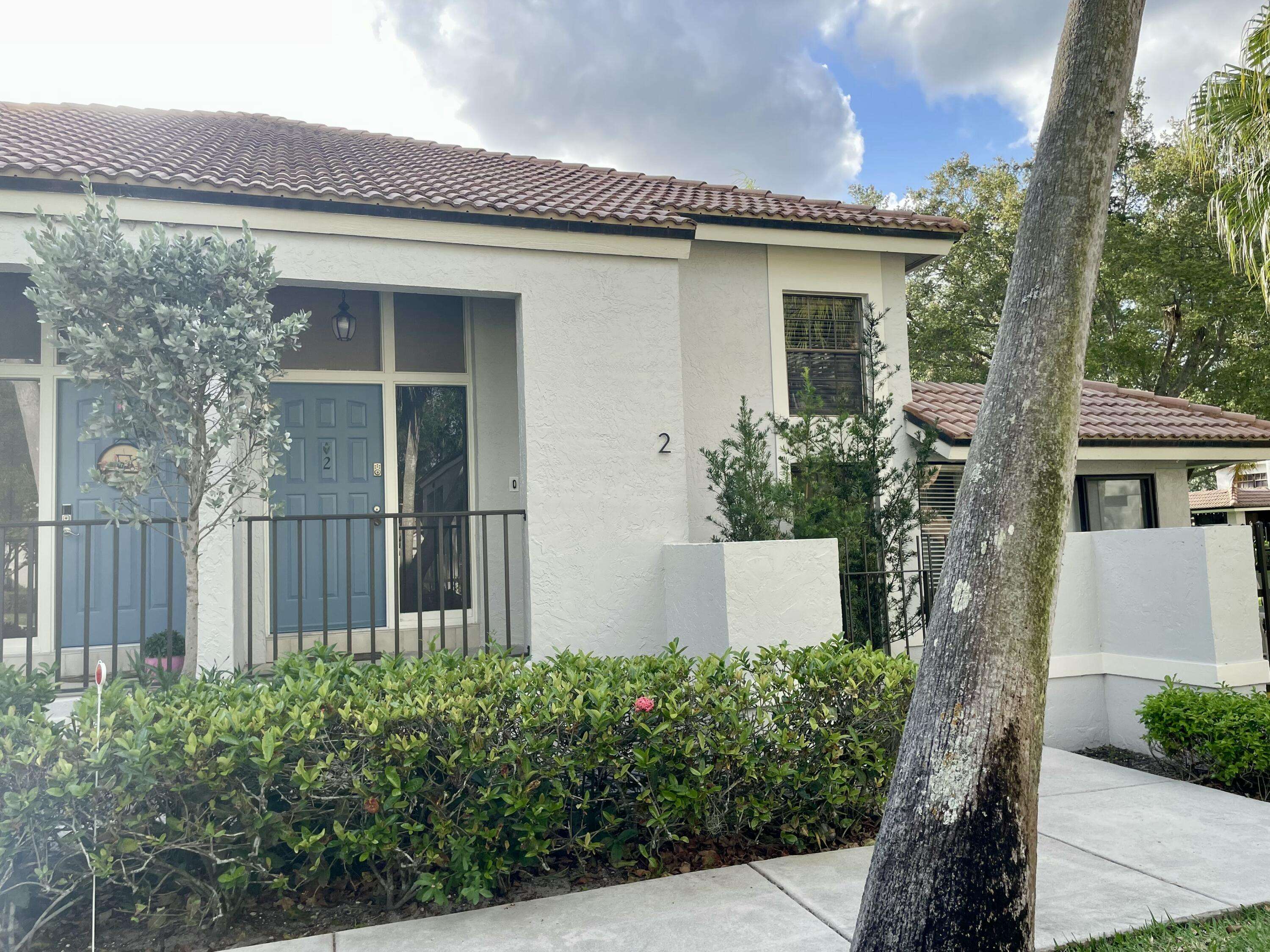 Palm Beach Gardens, FL 33418,366 Prestwick CIR 2
