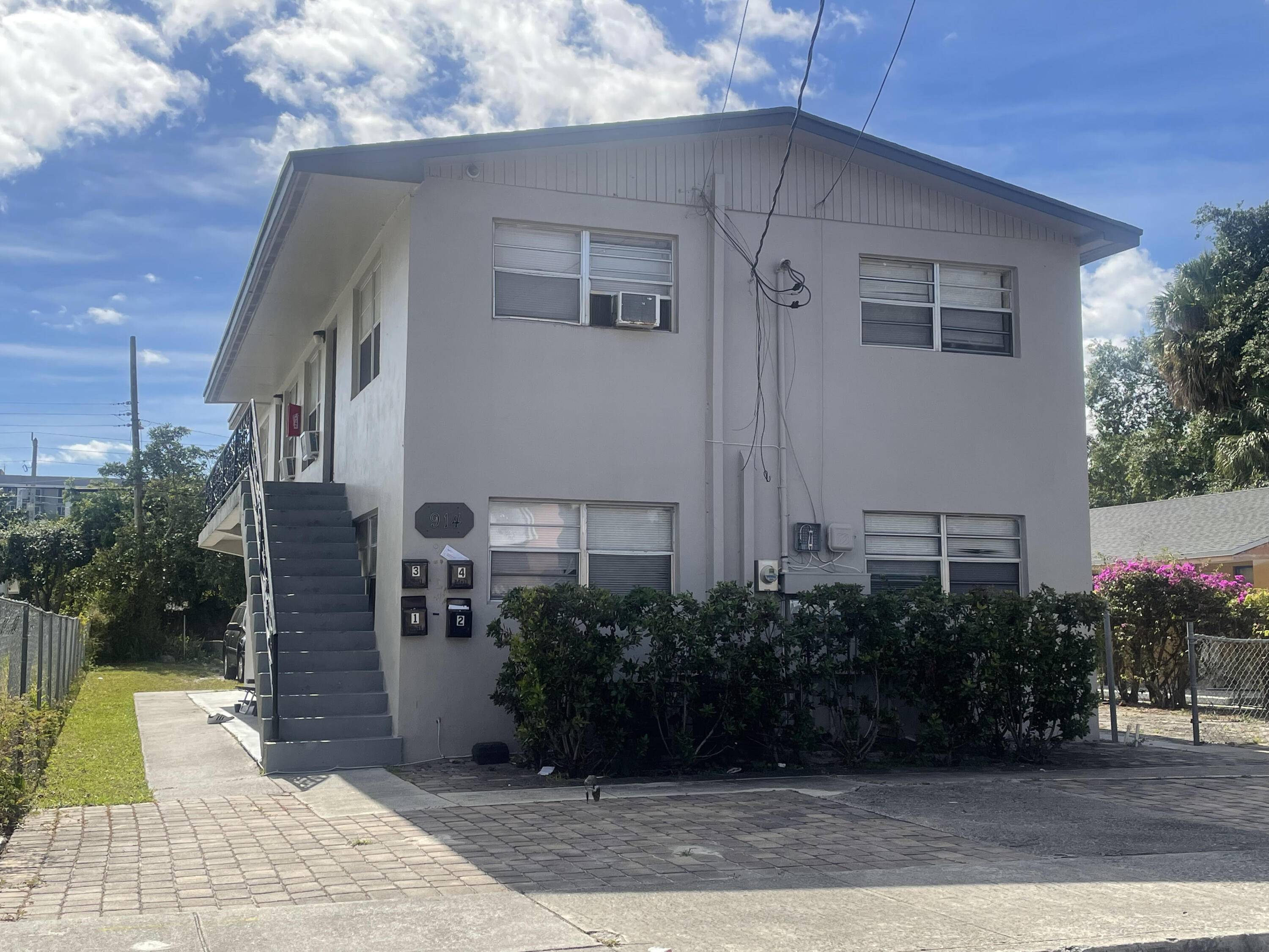 West Palm Beach, FL 33401,914 4th ST 1