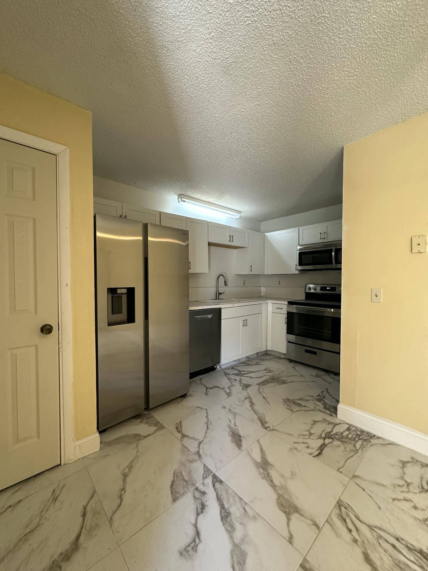 Fort Pierce, FL 34950,1482 N Lawnwood CIR
