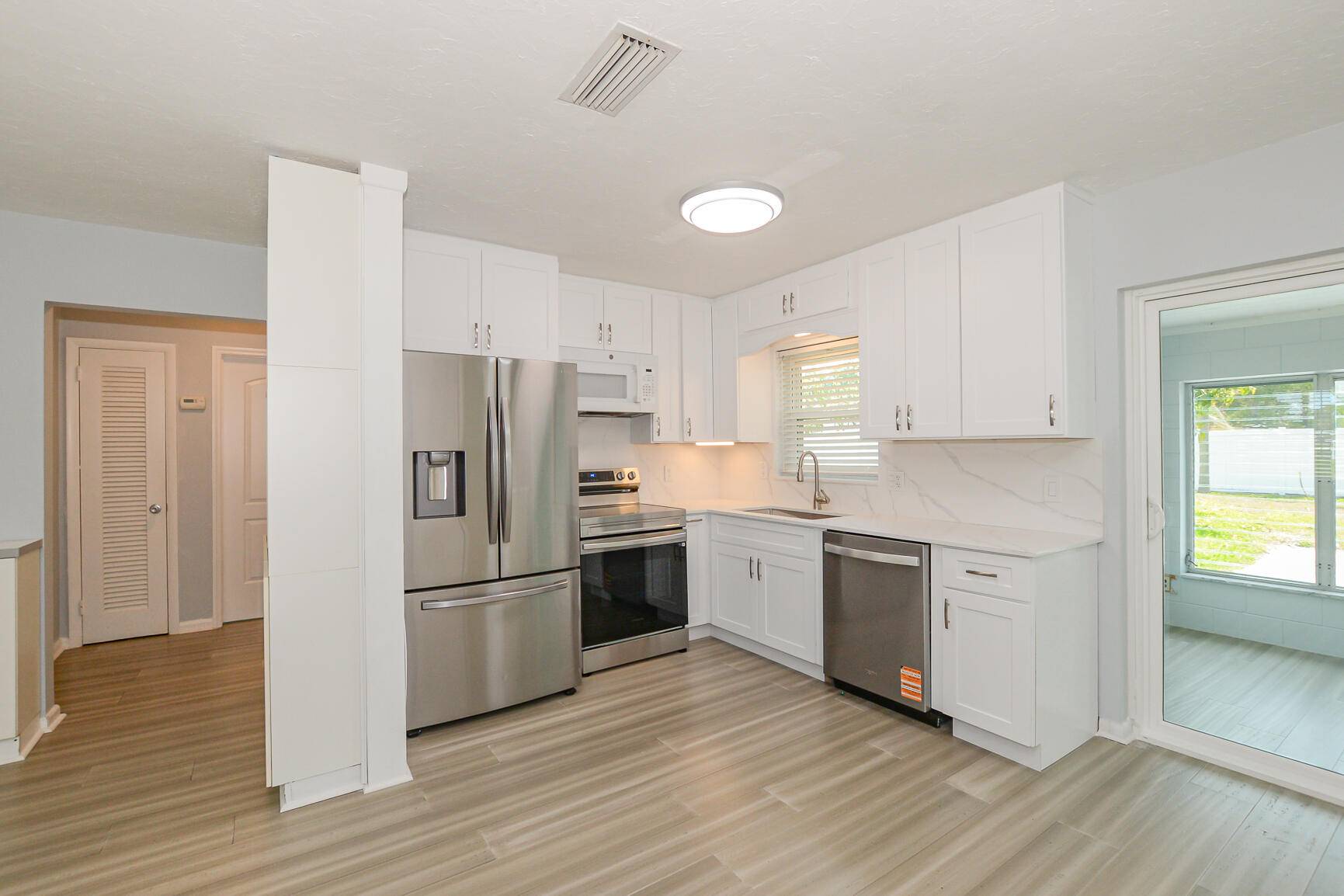 Port Saint Lucie, FL 34952,712 NE Camino ST