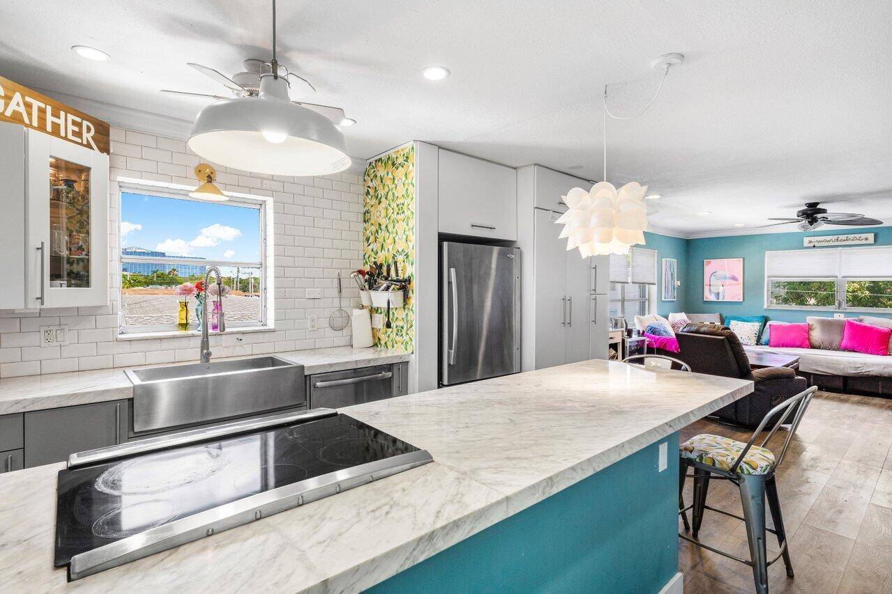 Hollywood, FL 33021,515 S Crescent DR 302