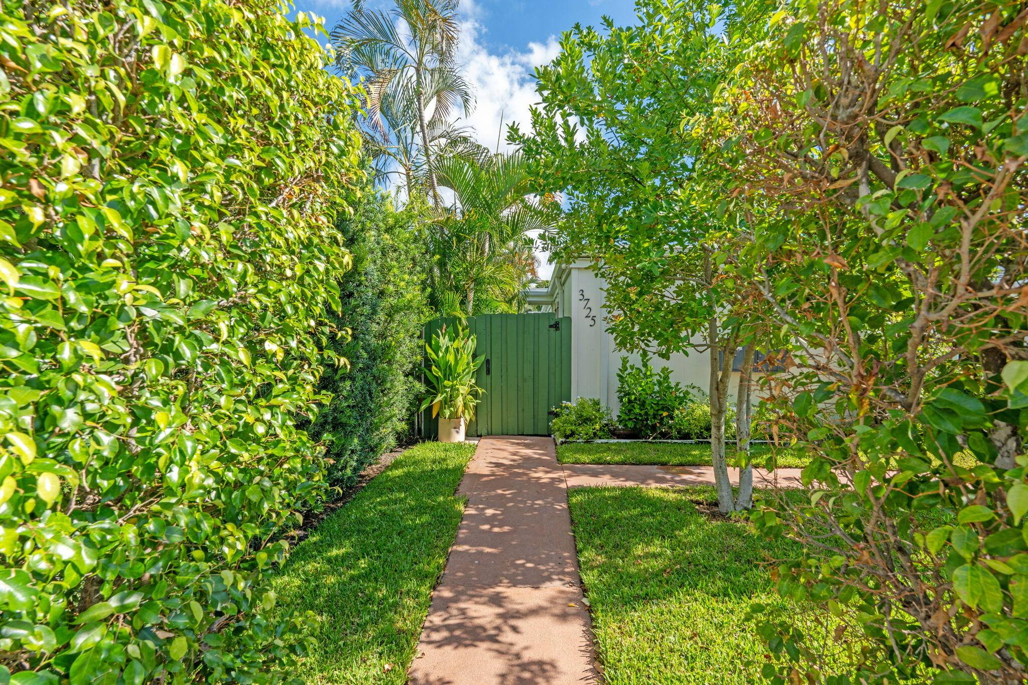 West Palm Beach, FL 33405,3725 S Olive Ave A