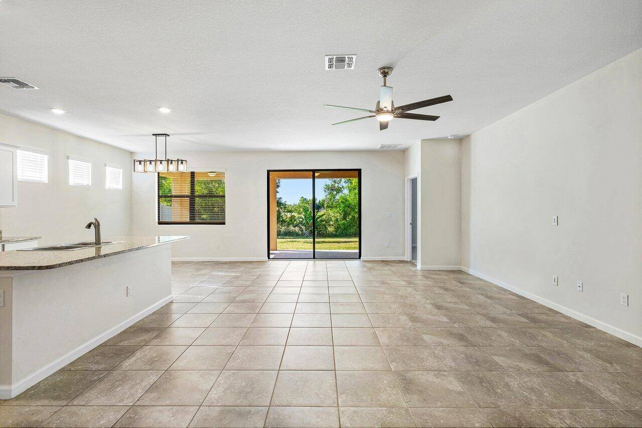Port Saint Lucie, FL 34983,6056 NW Regent ST