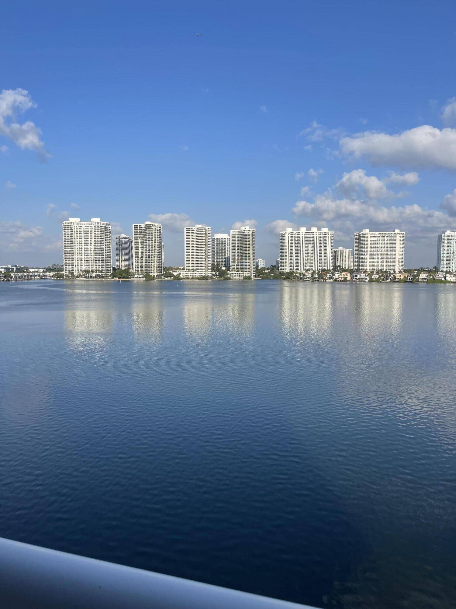 Sunny Isles Beach, FL 33160,17700 N Bay RD 702