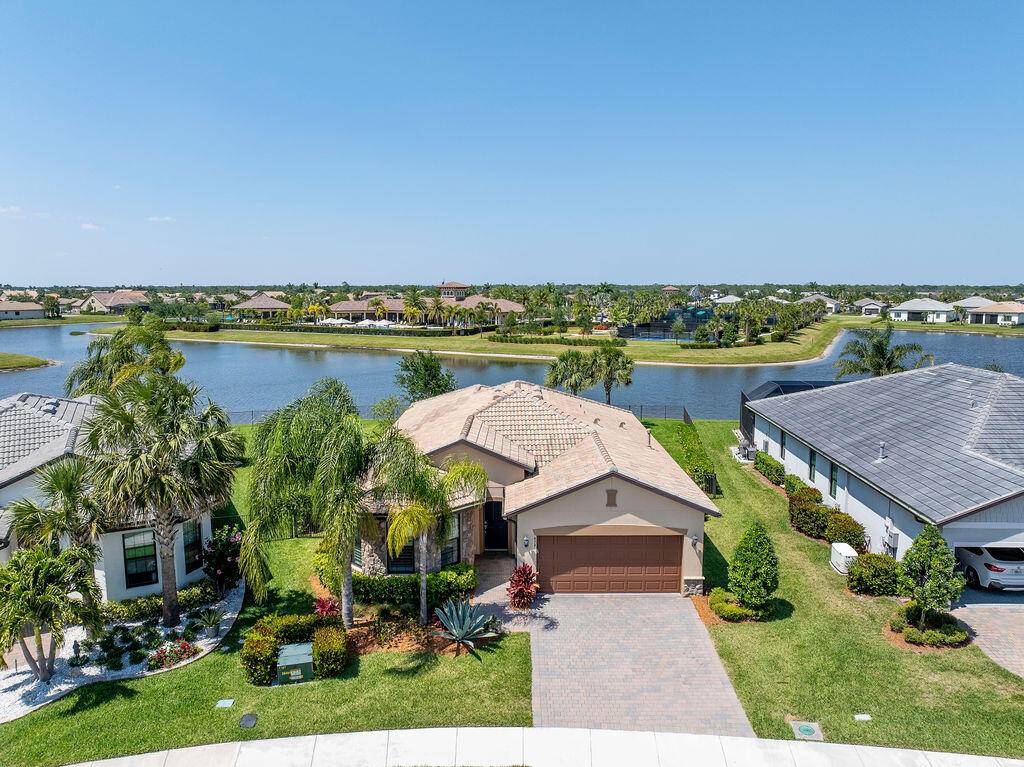 Port Saint Lucie, FL 34984,474 SE Vallarta DR